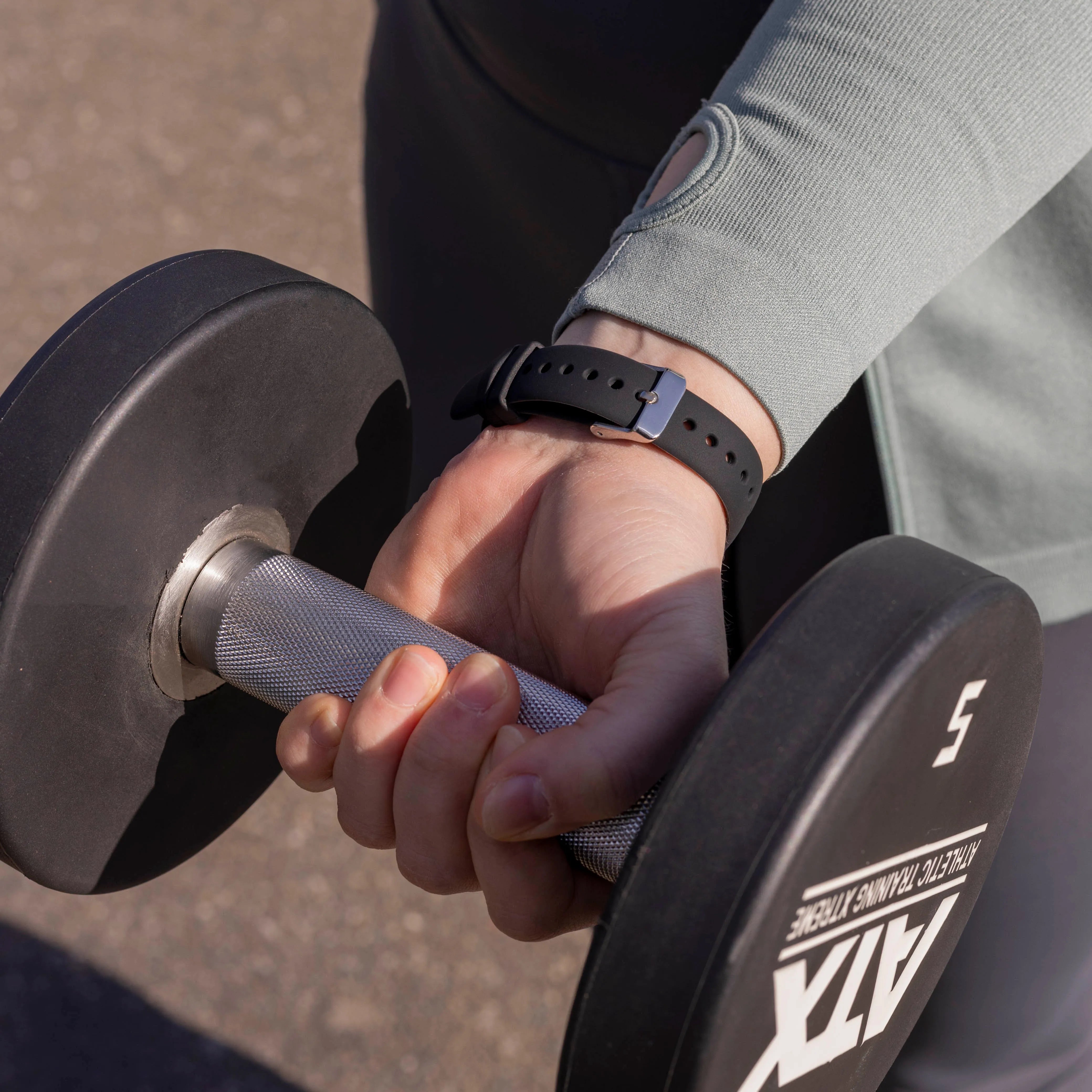 Bracelet silicone de luxe Fitbit Versa 4 (noir)