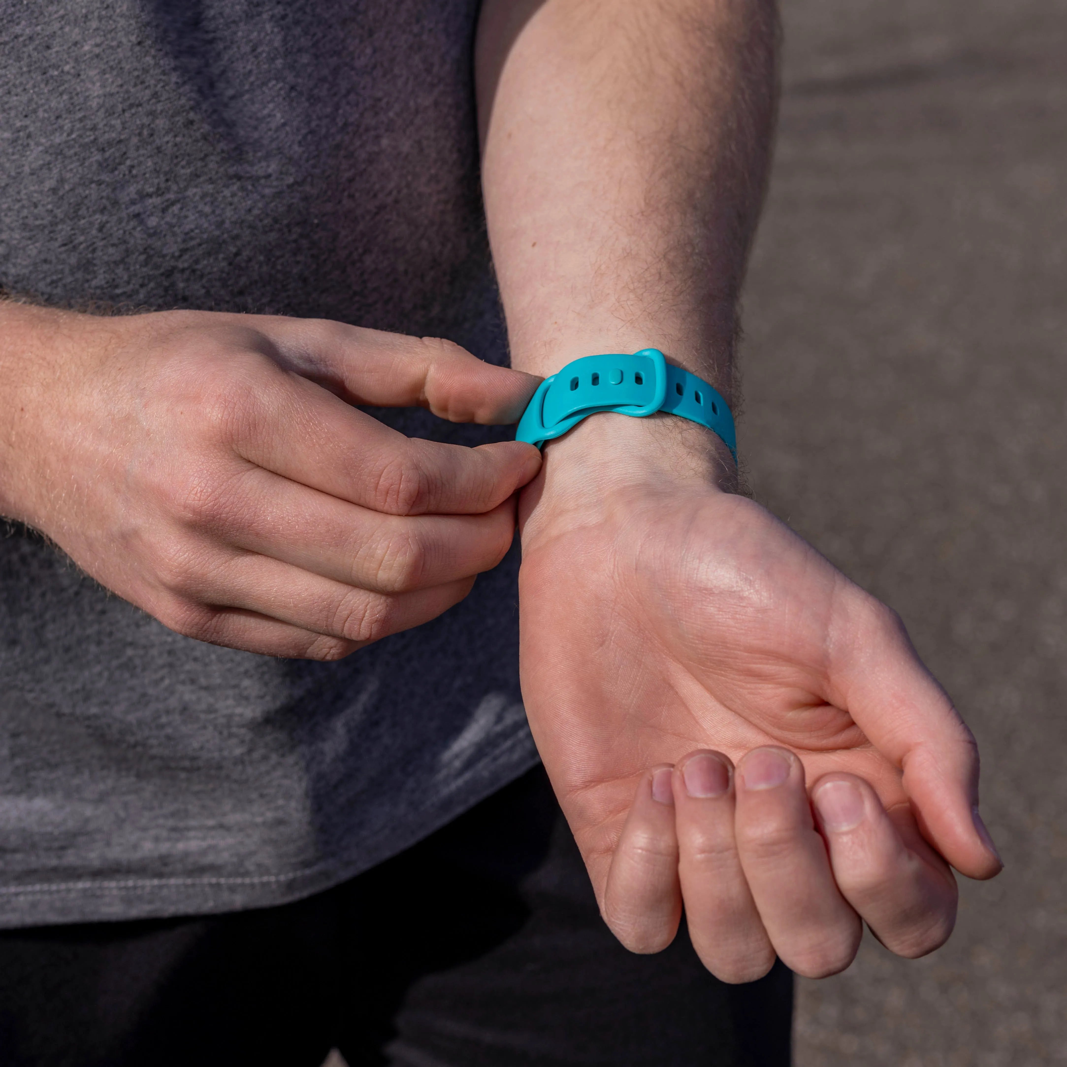 Bracelet silicone classique Fitbit Versa 4 (aqua)