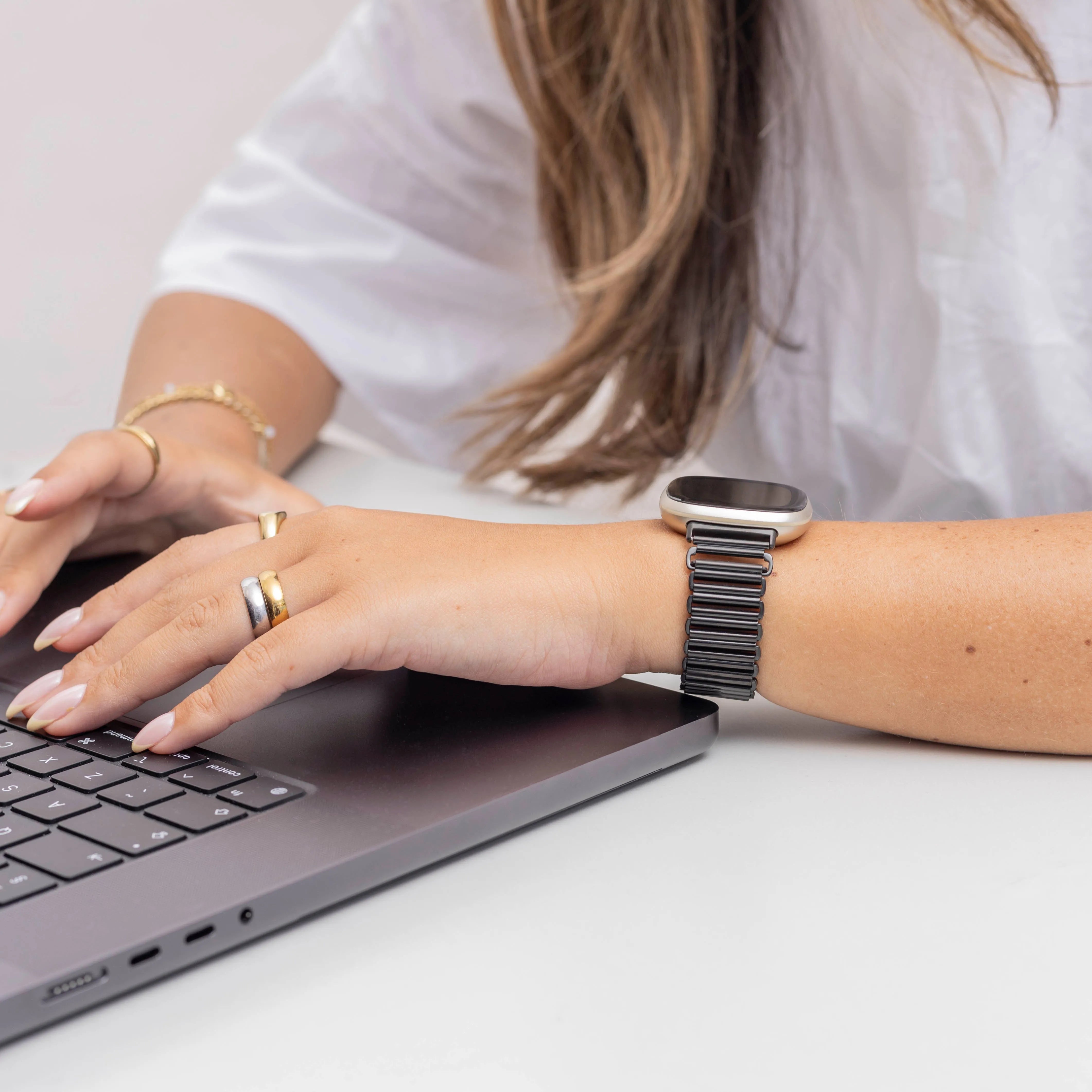Bracelet acier boucle Fitbit Versa 4 (noir)