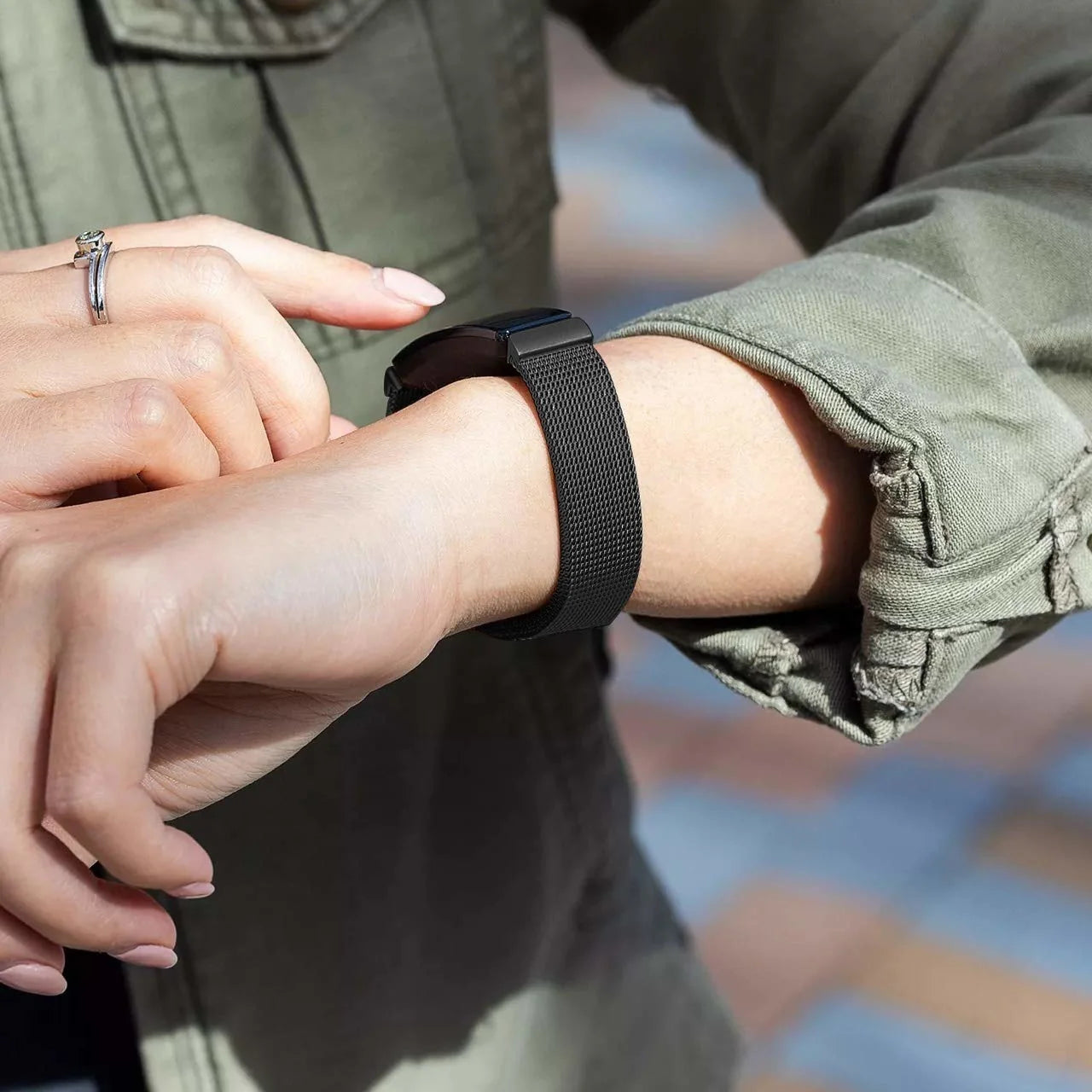 Bracelet Milanais Fitbit Charge 4 (noir)