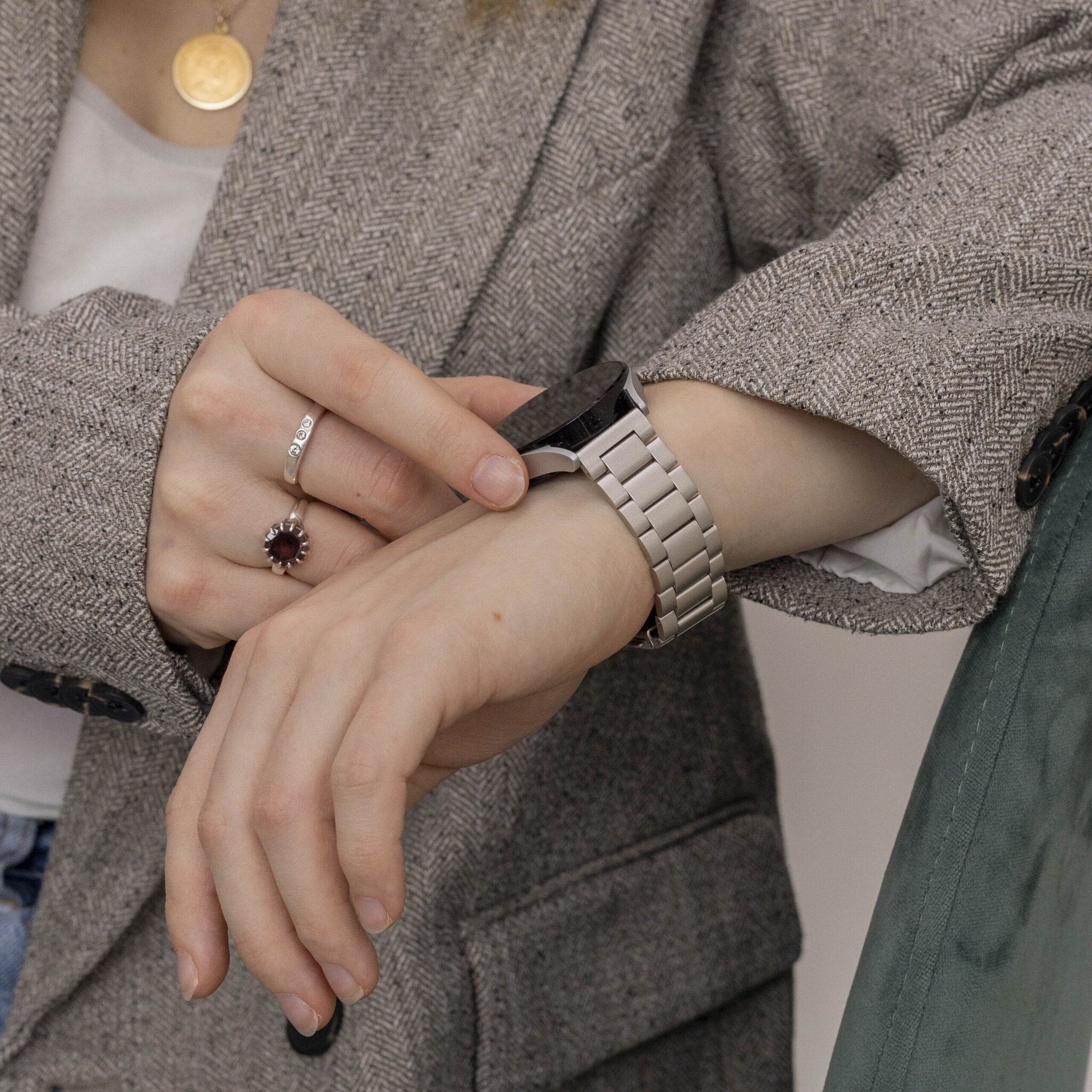 Bracelet acier Samsung Galaxy Watch FE (lumière stellaire)