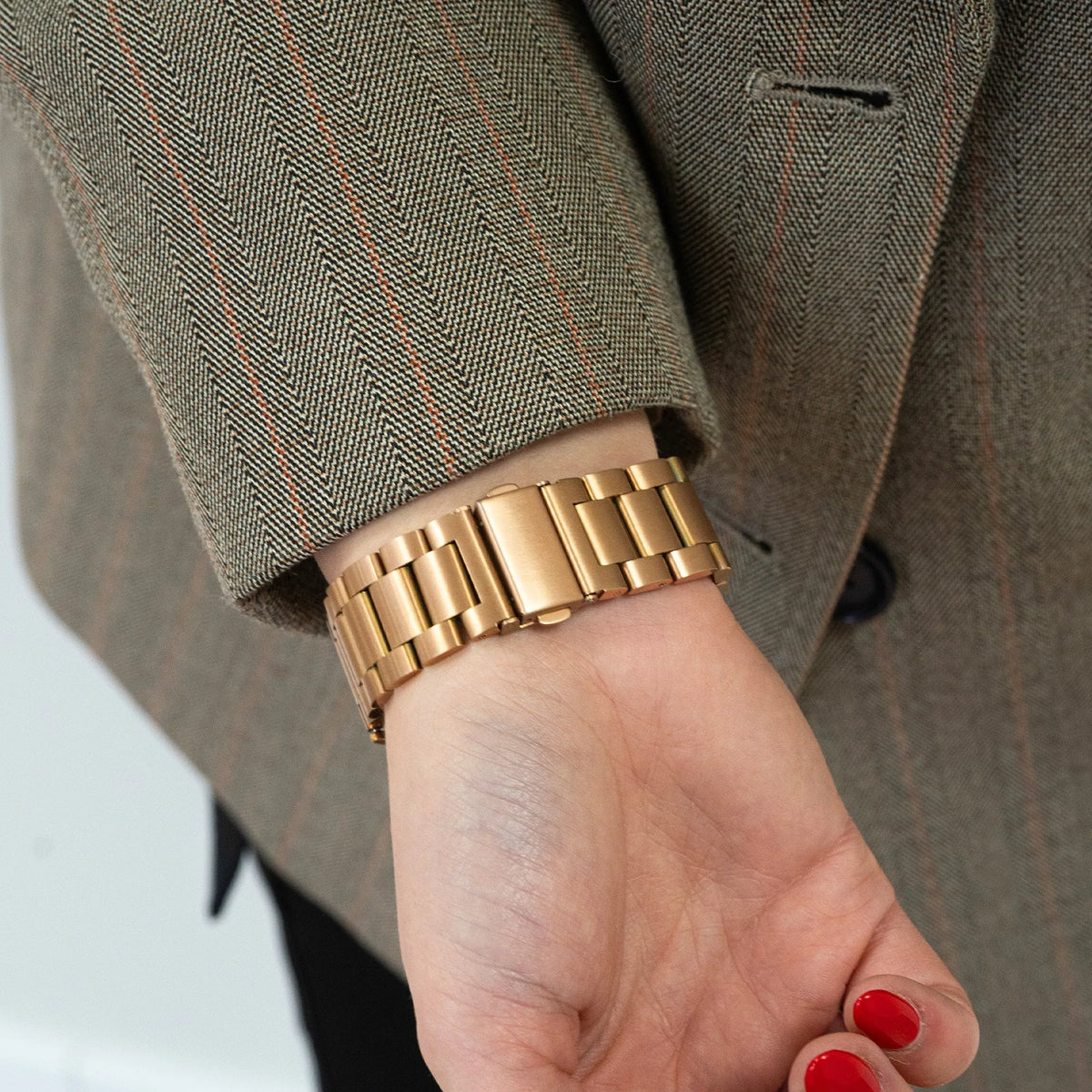 Steel Strap 'One Push', lifestyle photo
