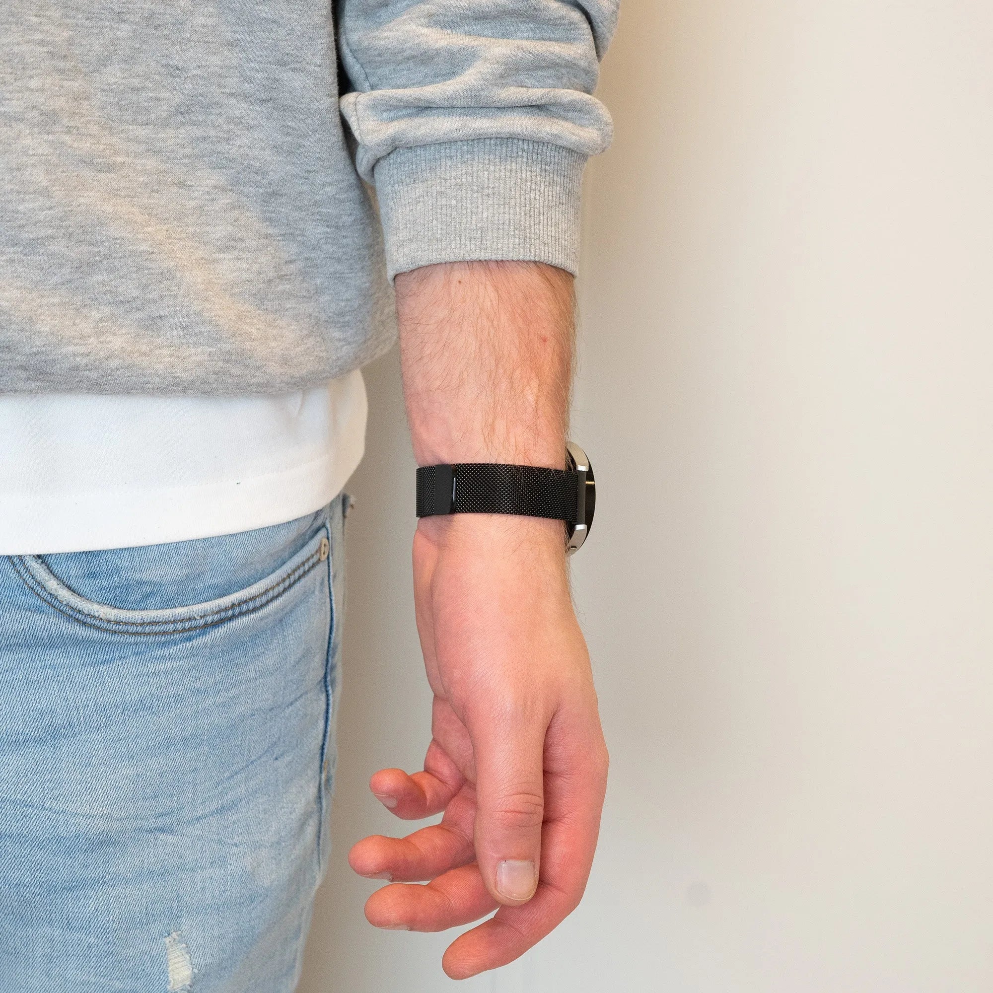 Bandz Gard Pro Health 4 smartwatch Milanese Loop Strap (Black)