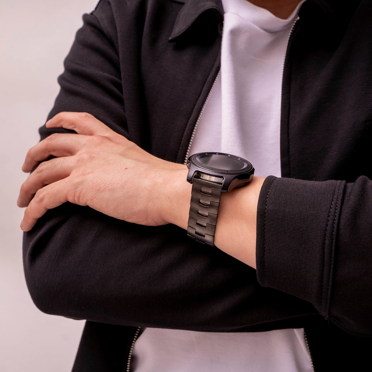 Titanium Grain Strap (Flat Clasp), graphite, lifestyle photo