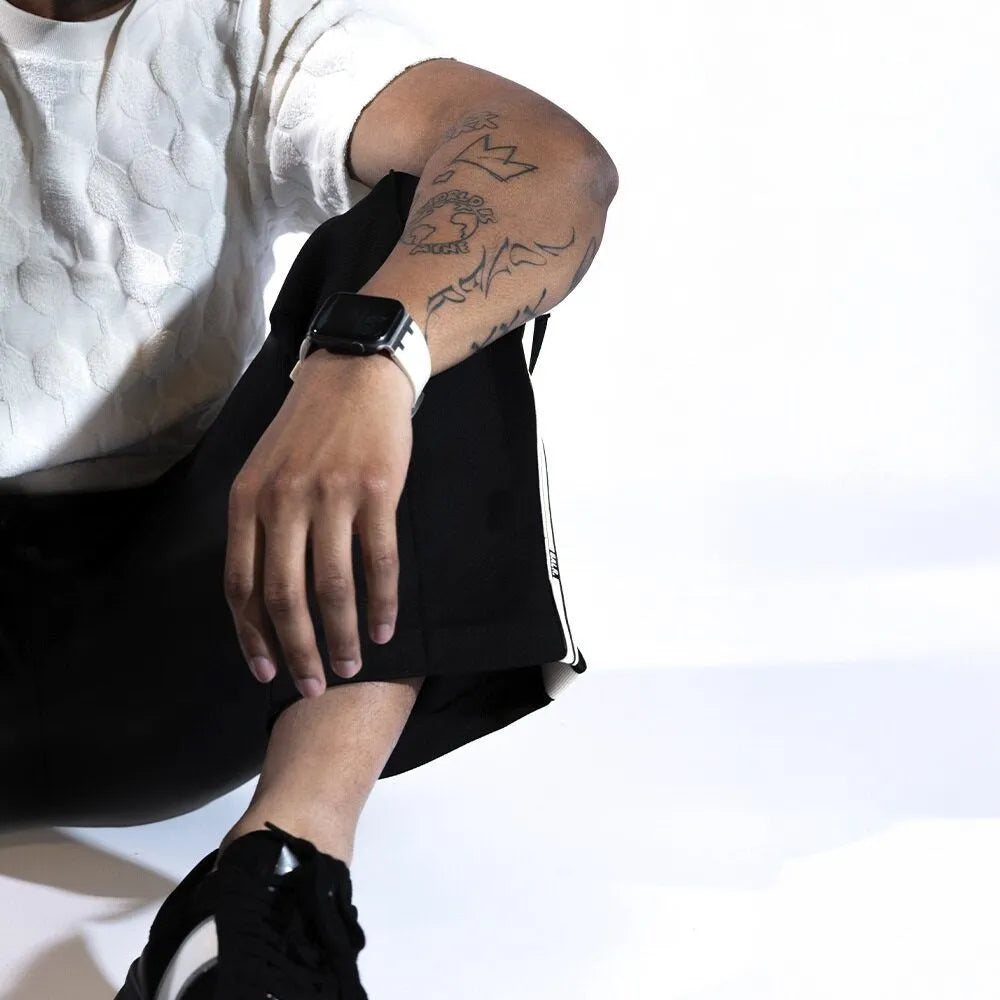 BALR. Bracelet en silicone Apple Watch ultra liquide (beige/titane)