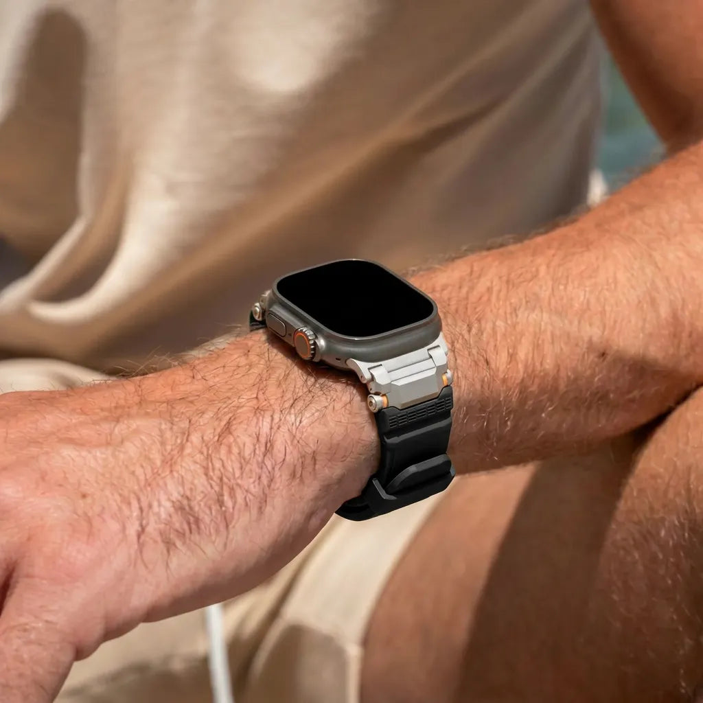 Bracelet silicone 'Adventurer' Apple Watch (noir avec titane)