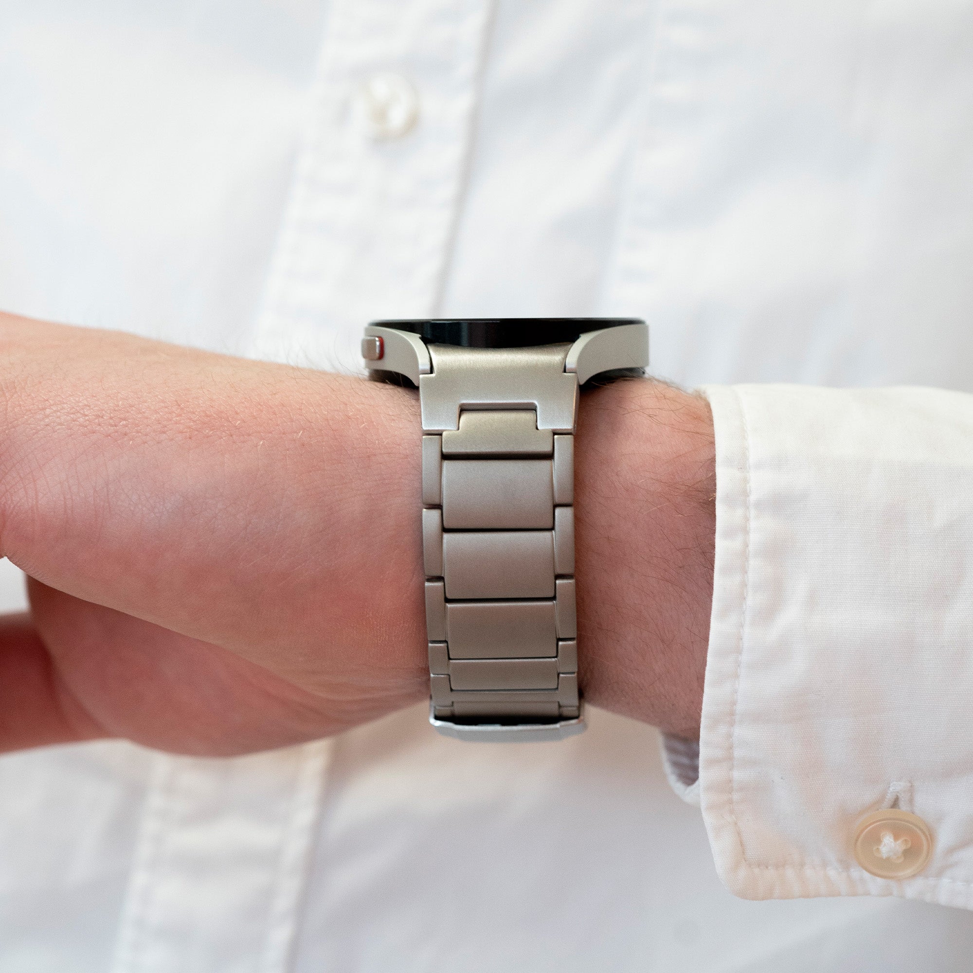 Titanium Strap 'One Push', lifestyle photo