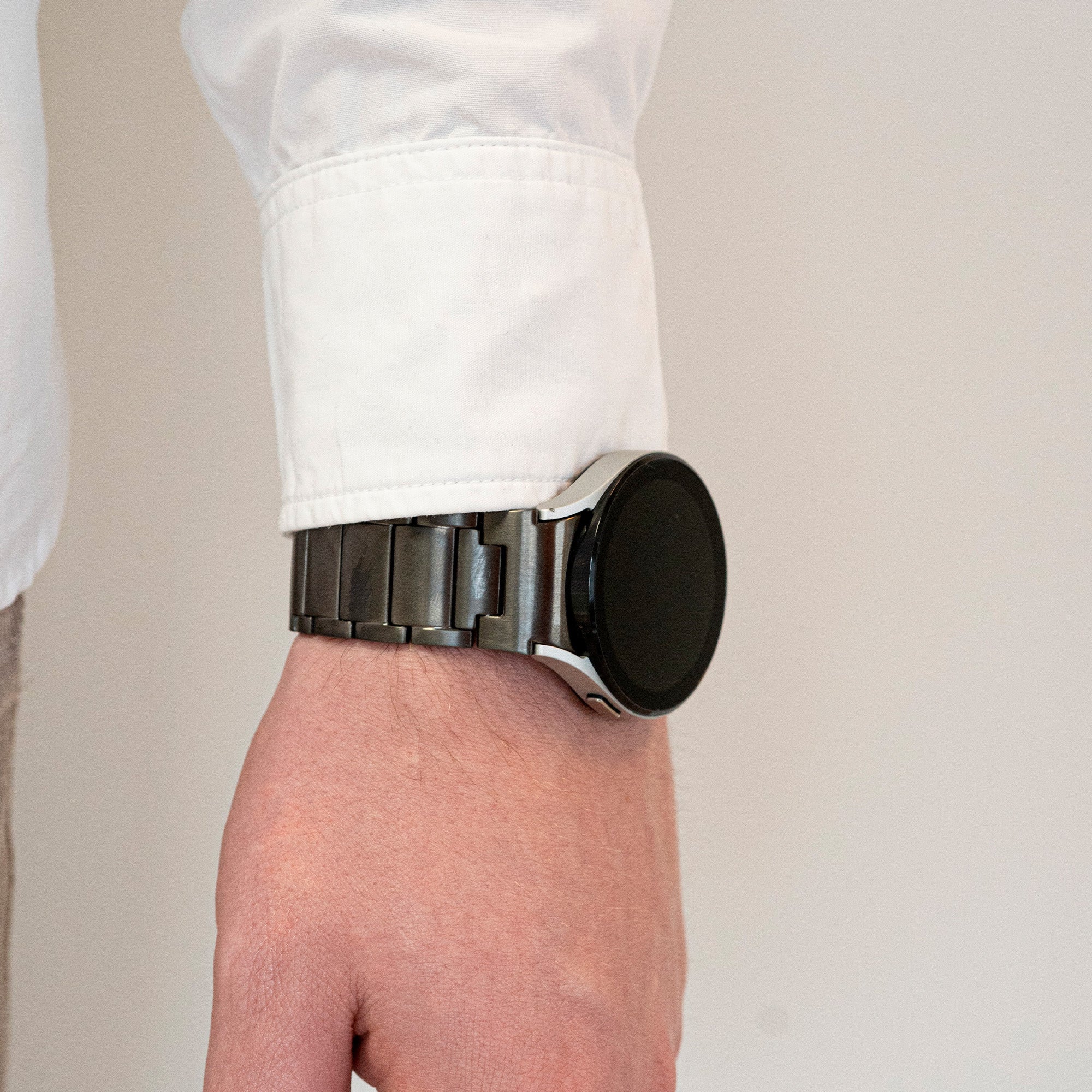 Titanium Strap 'One Push', graphite, lifestyle photo