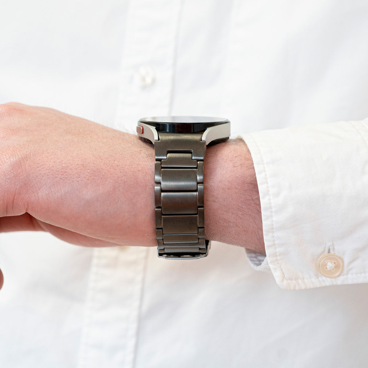 Titanium Strap 'One Push', graphite, lifestyle photo
