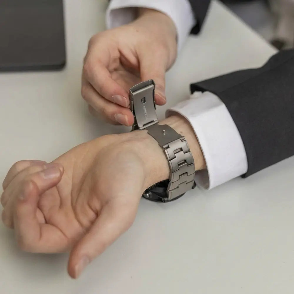 Titanium Strap, lifestyle photo
