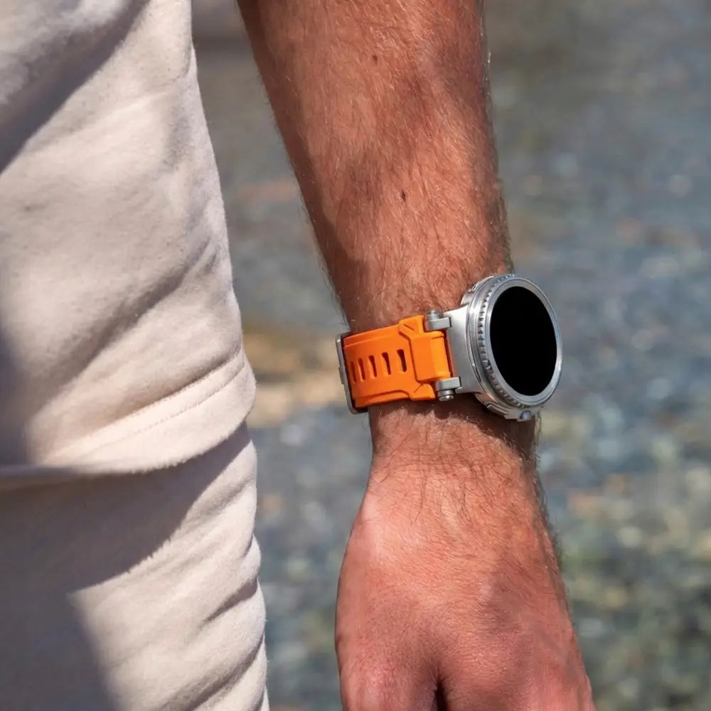 Bracelet silicone 'Explorer' Samsung Galaxy Watch 8 44mm (orange avec titane)