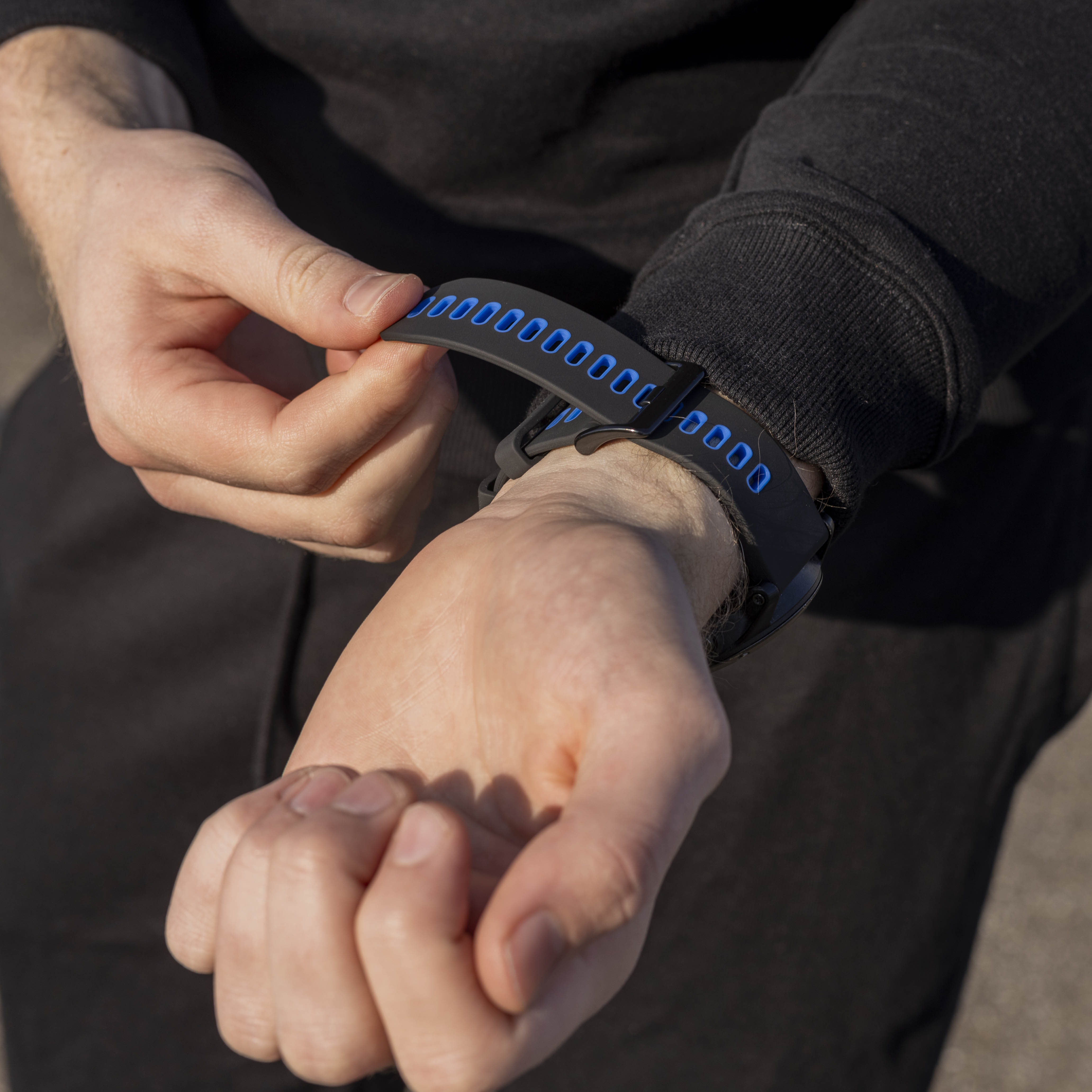 Garmin Instinct 3 - 50mm Sport Buckle Strap (Black/Blue)