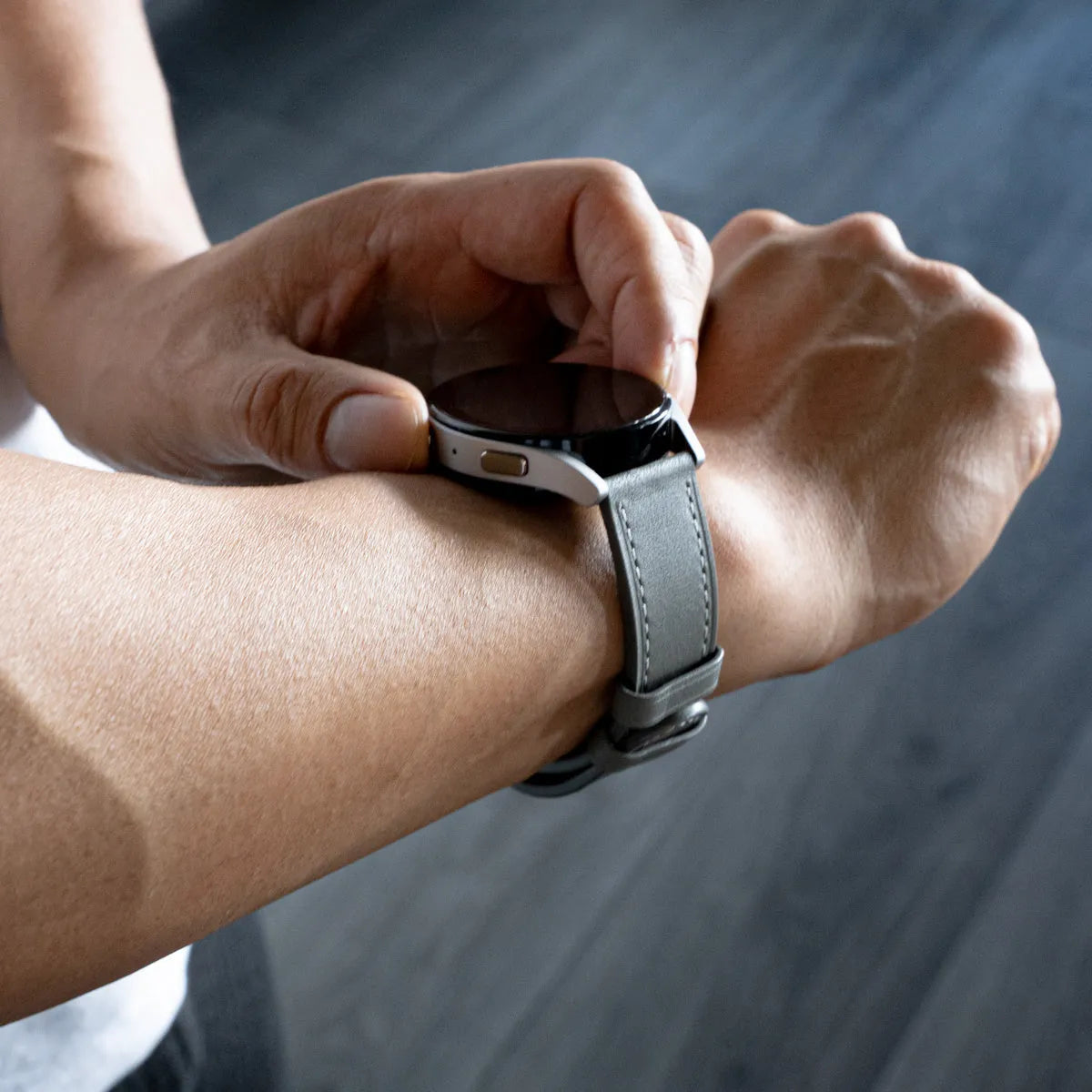 Bracelet cuir moderne Suunto 9 Peak Pro (gris)