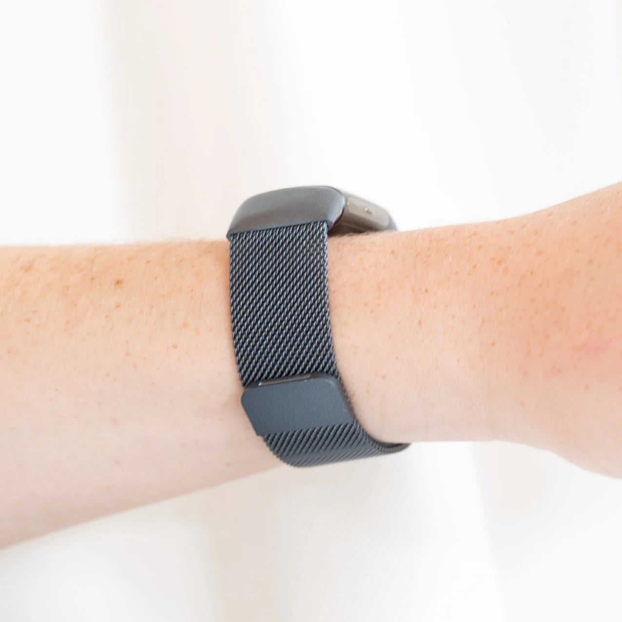 Bracelet Milanais Fitbit Charge 5 (gris sidéral)