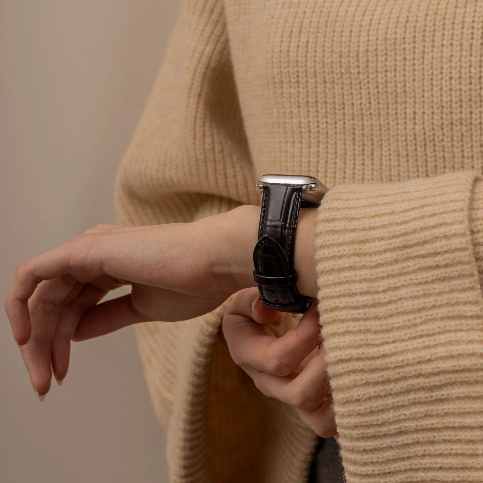 Bracelet cuir motif crocodile Apple Watch (noir)