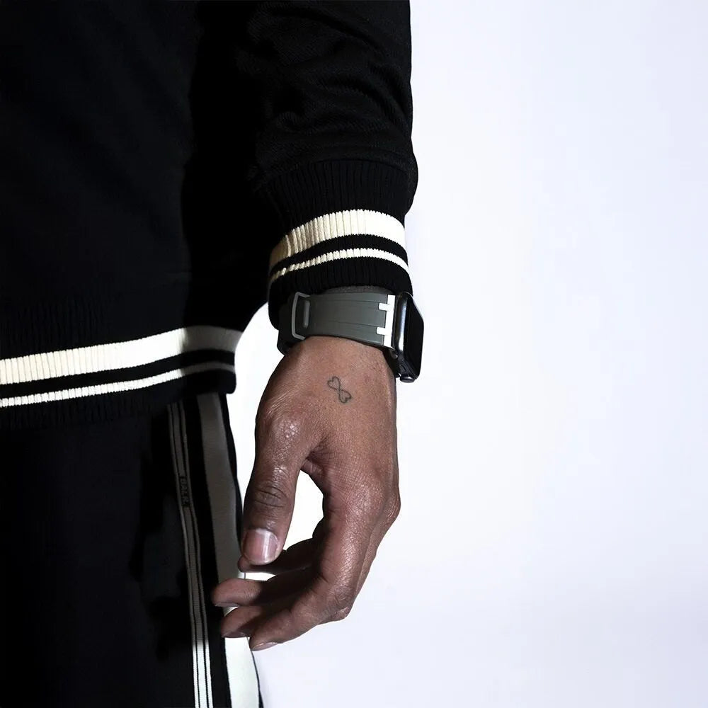 BALR. Bracelet silicone Apple Watch Ultra Liquid (marron/argent)