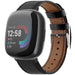 Bracelet cuir moderne Fitbit Versa 4 (serré noir)