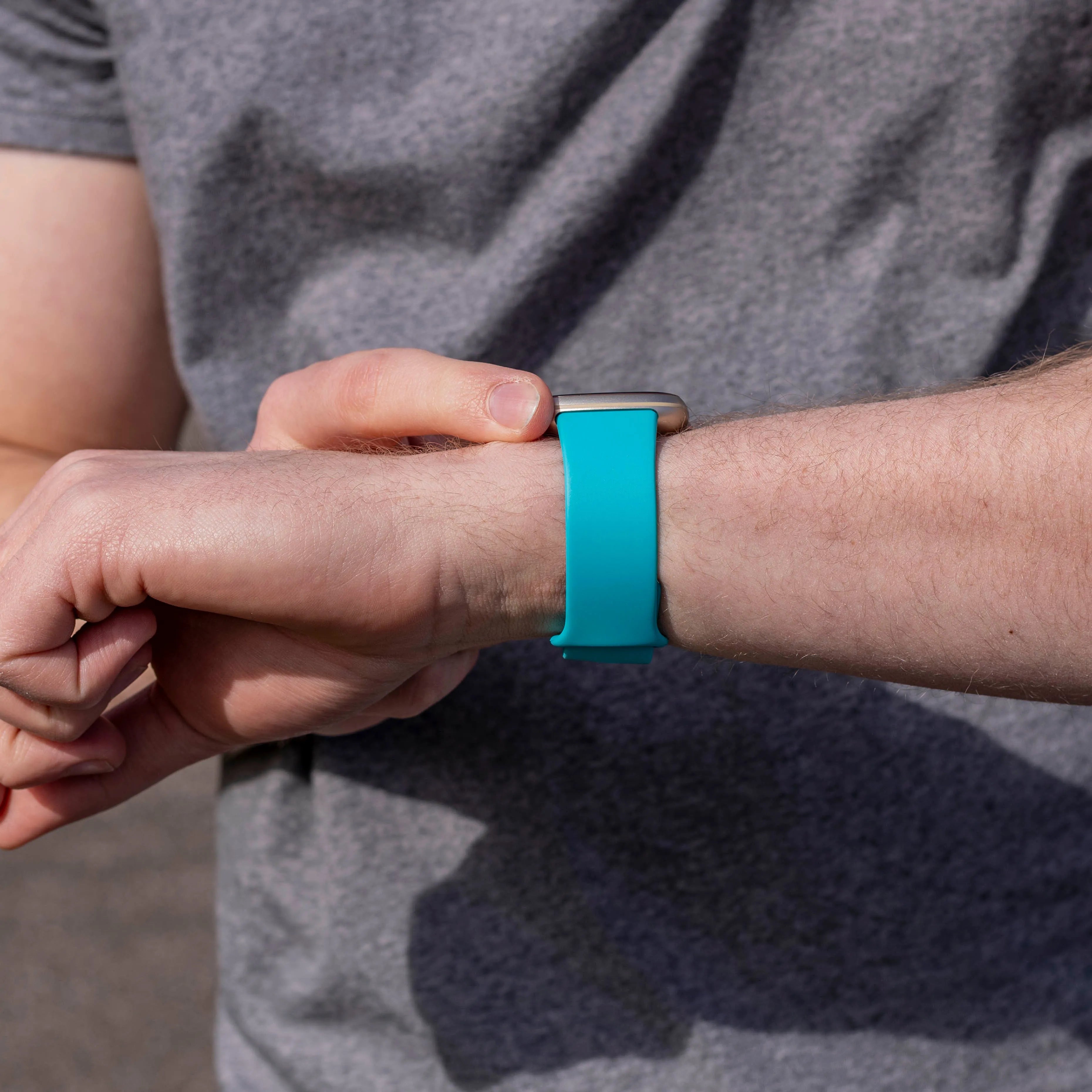 Bracelet silicone classique Fitbit Versa 4 (aqua)