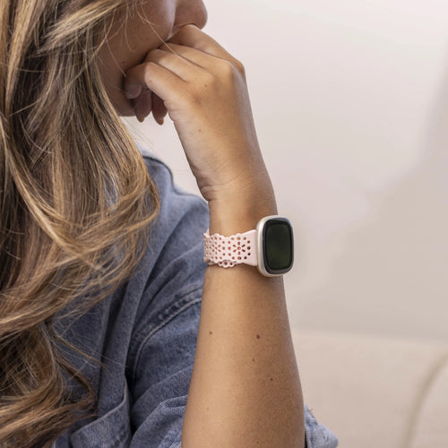 Bracelet silicone avec motif Fitbit Sense (rose clair)