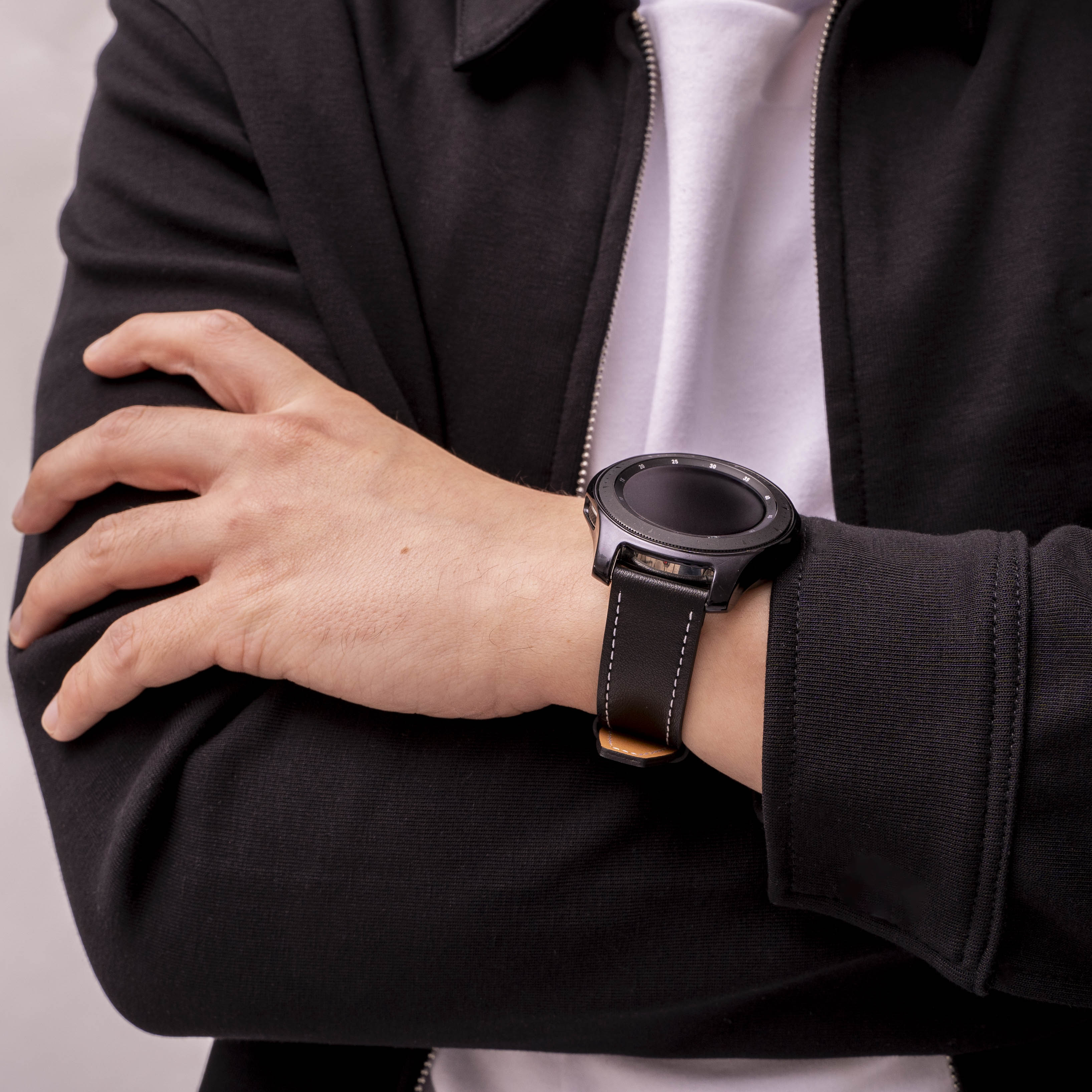 Amazfit GTR 4 'One Push' Leather Strap (Black)
