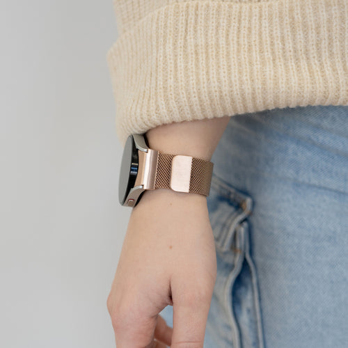 Milanese Strap 'One Push', rose gold, lifestyle photo
