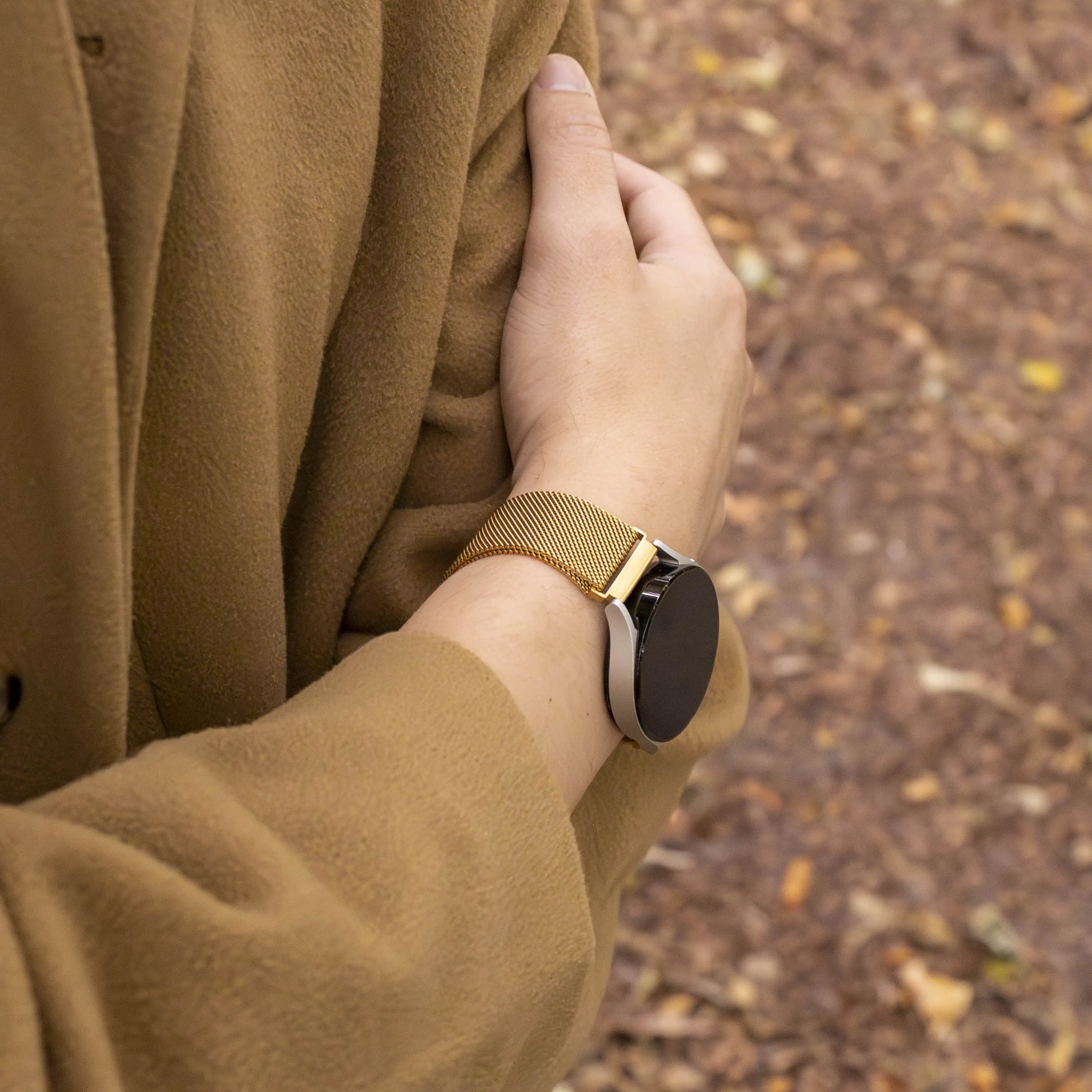 Polar Grit X Milanese Strap (Gold)