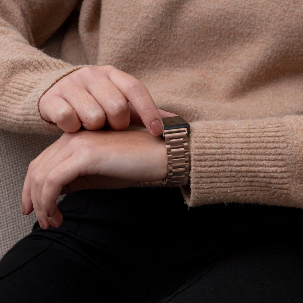 Steel Strap, rose gold, lifestyle photo