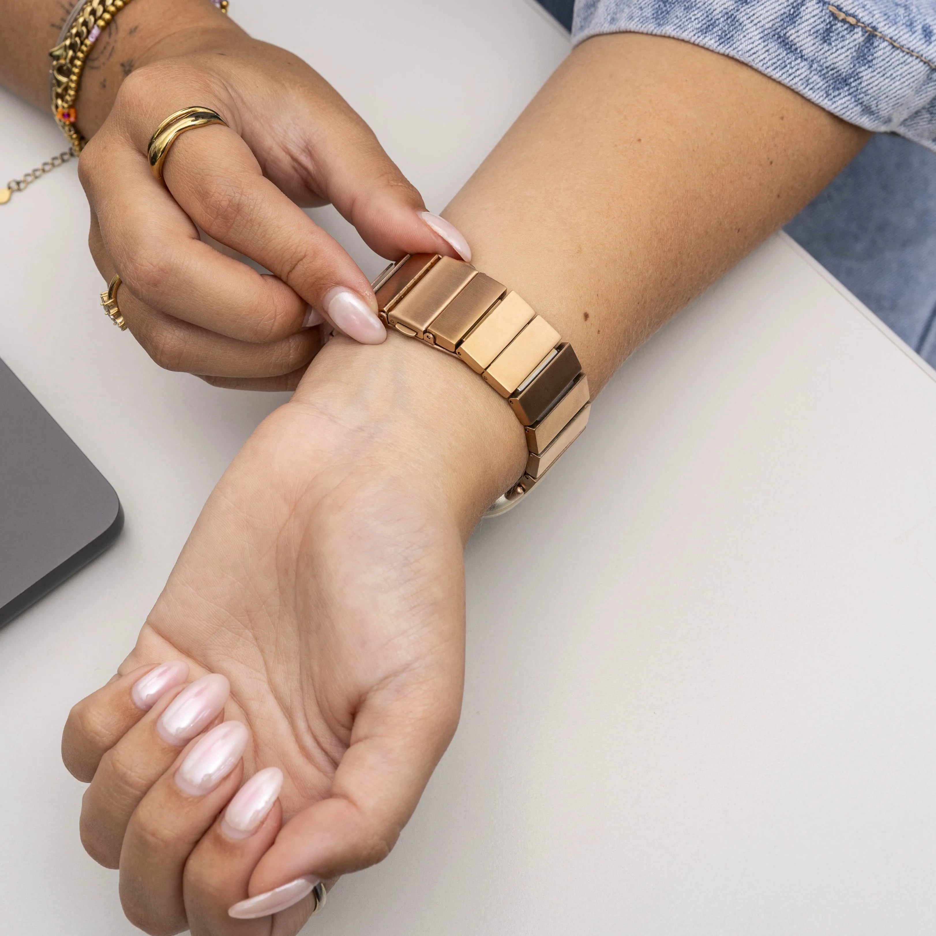 Bracelet métal Fitbit Sense (or rose)