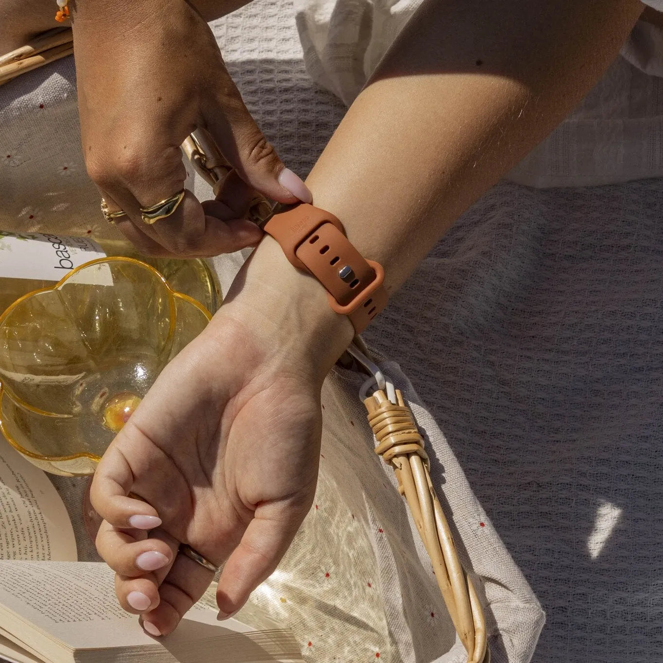 Bracelet en silicone xoxo Wildhearts Apple Watch (marron)