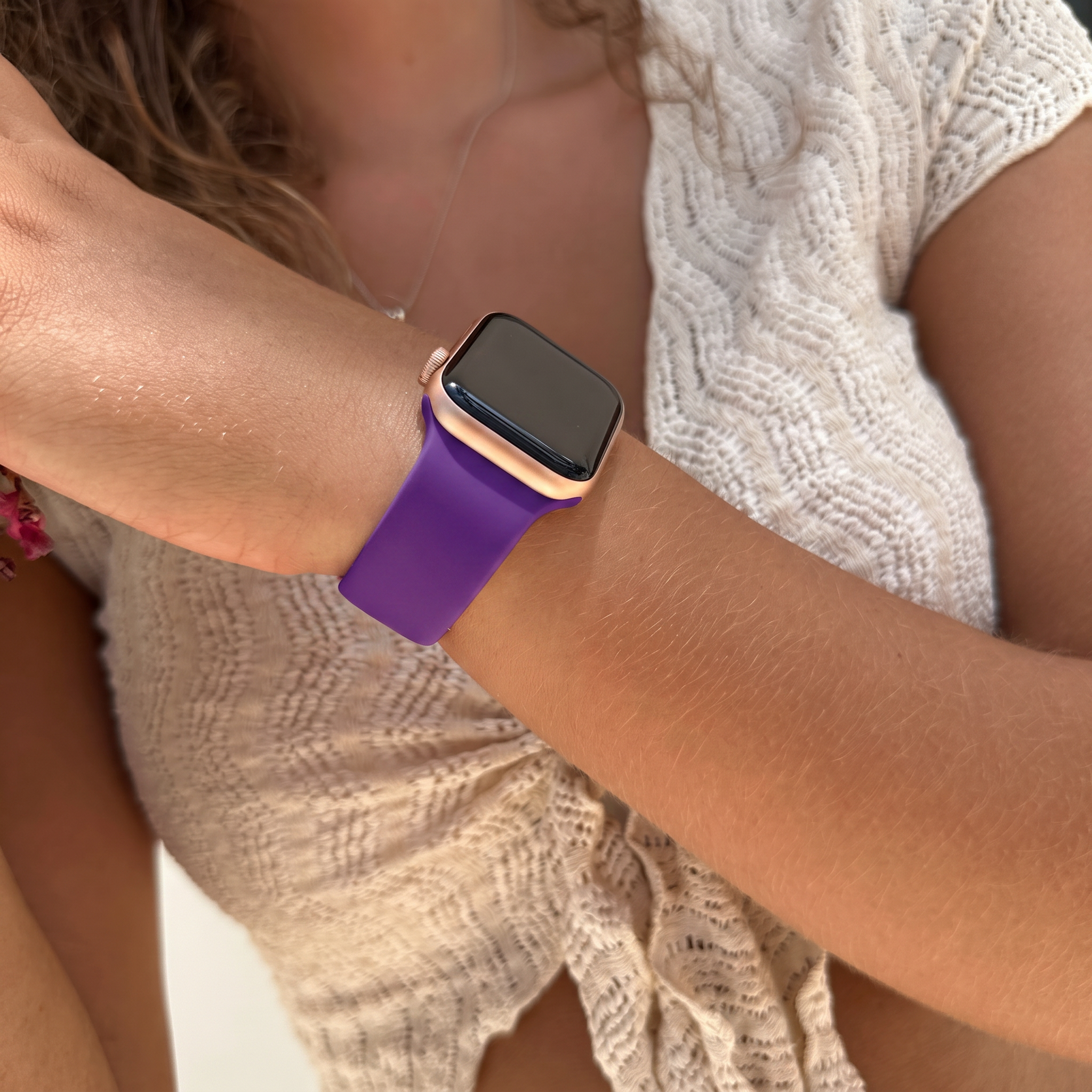 xoxo Wildhearts Bracelet silicone Apple Watch (violet foncé)