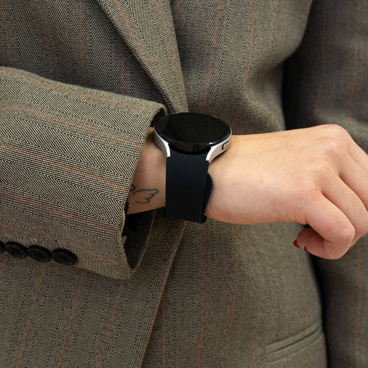 Silicone Strap 'One Push', black, lifestyle photo