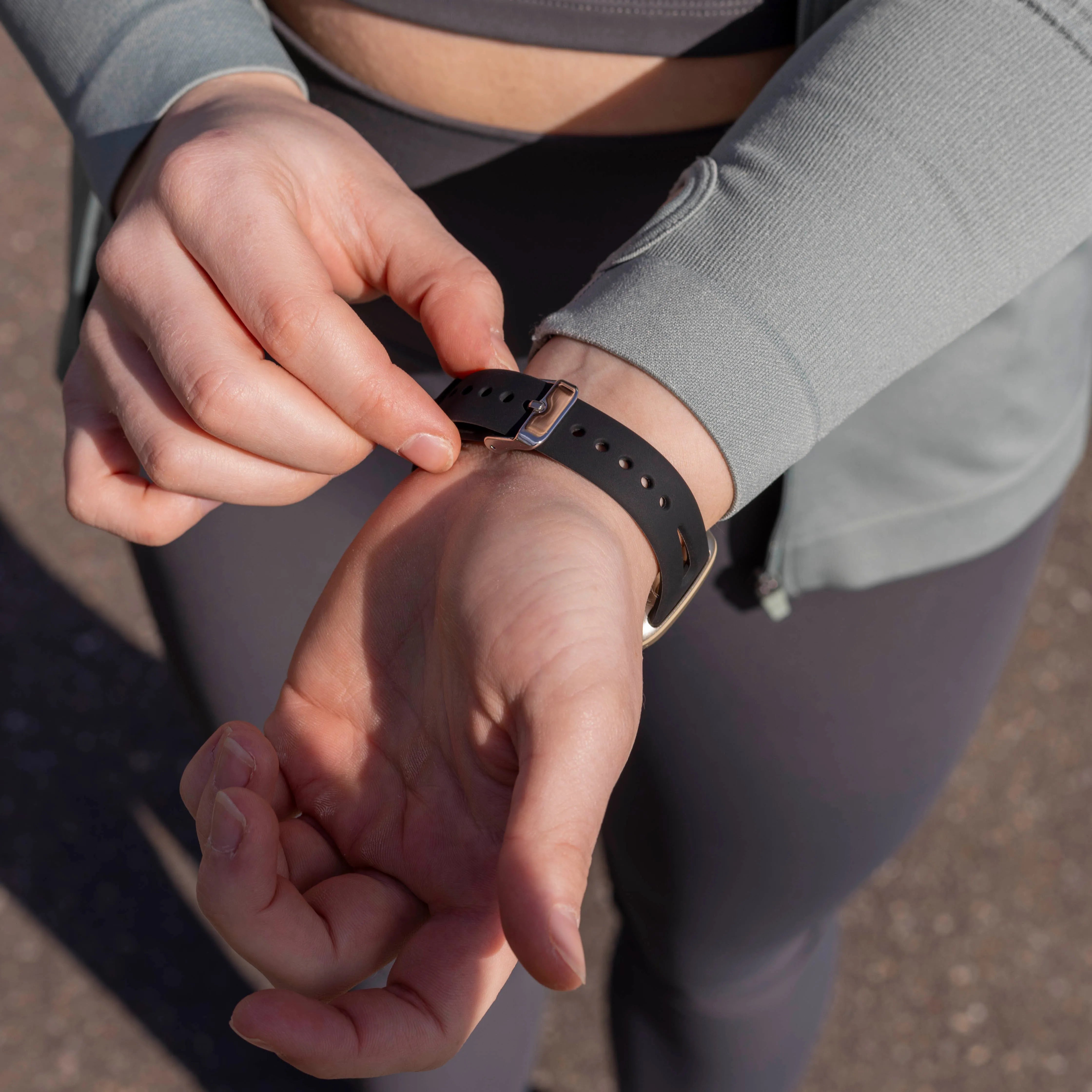 Bracelet silicone de luxe Fitbit Sense (noir)