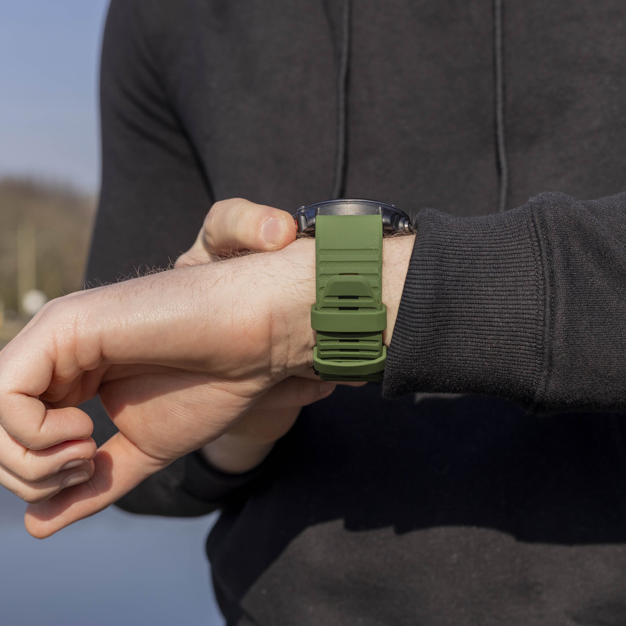 Bracelet silicone à boucle Garmin Tactix 7 Pro (vert foncé)