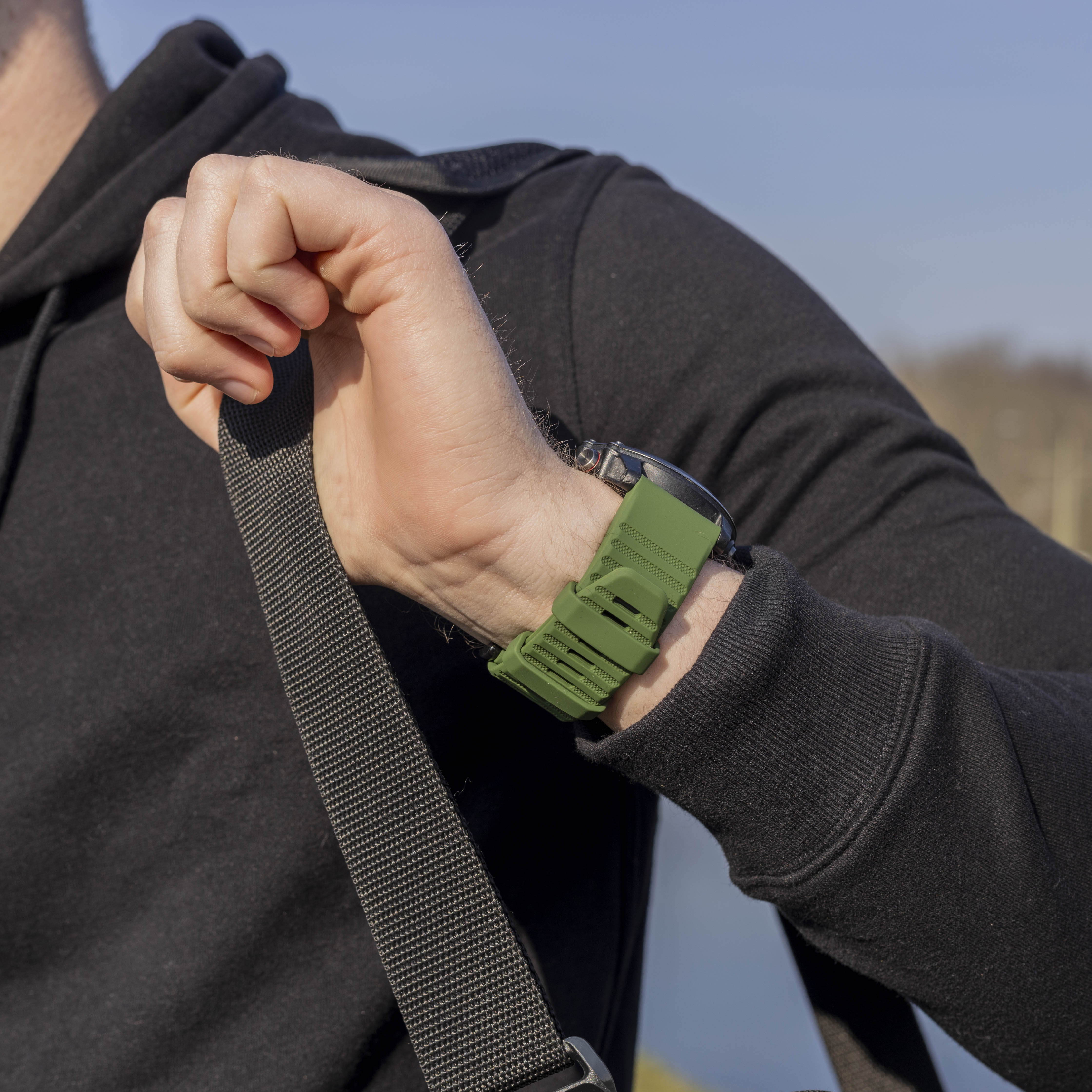 Bandz Bracelet silicone avec boucle Garmin Enduro 1 / 2 / 3 (vert foncé)
