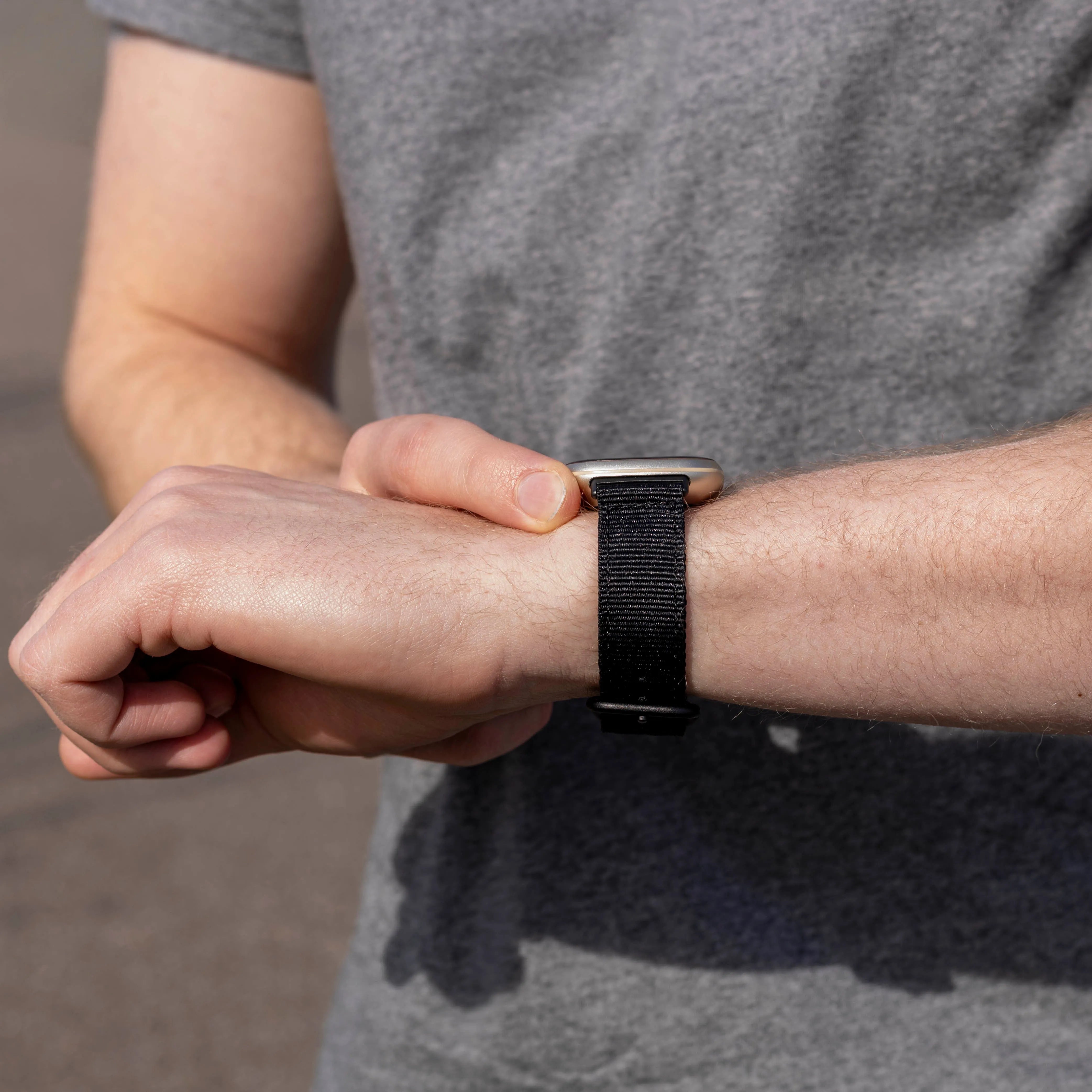 Bracelet nylon boucle Fitbit Versa 3 (noir) 