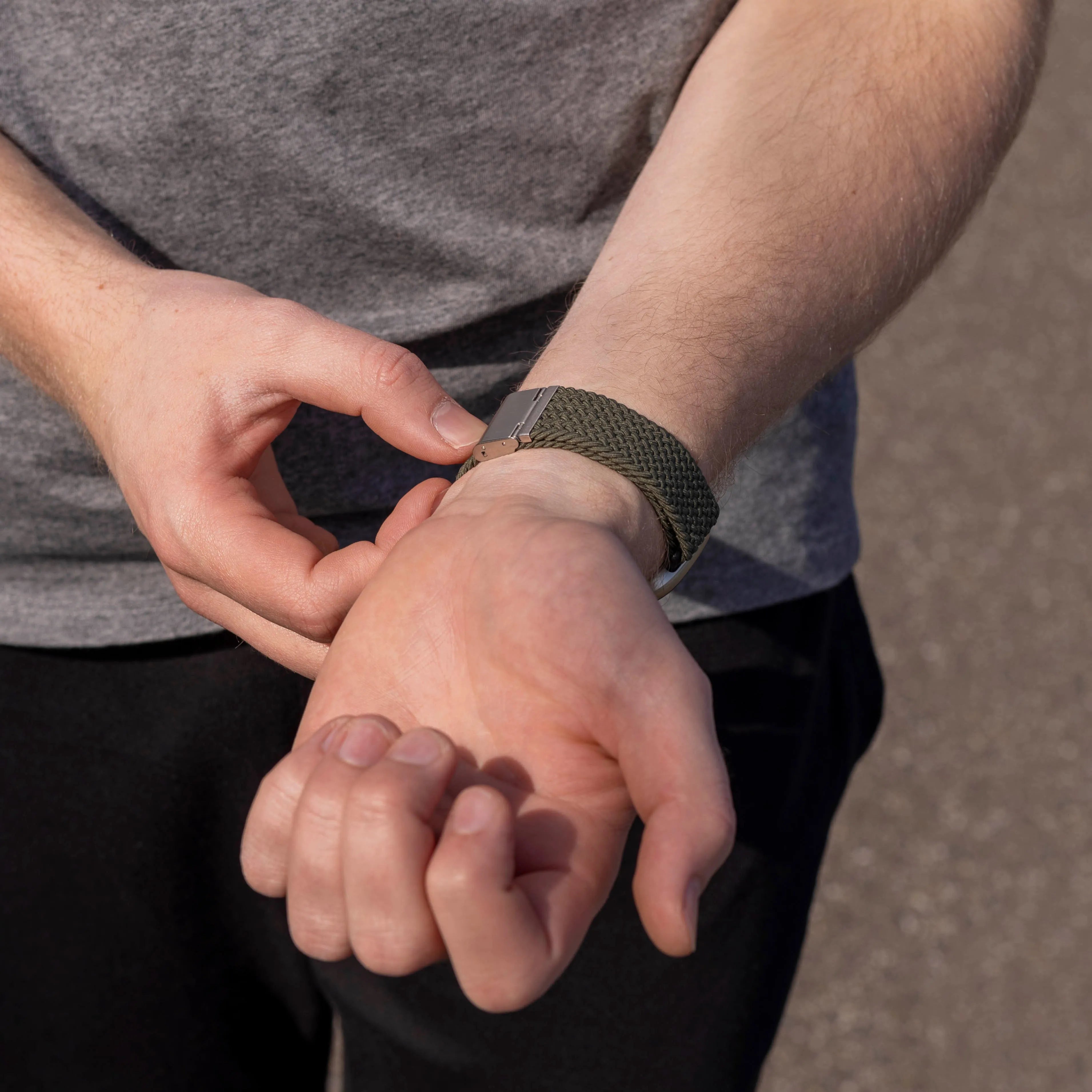 Bracelet tressé réglable Fitbit Versa 3 (vert olive)