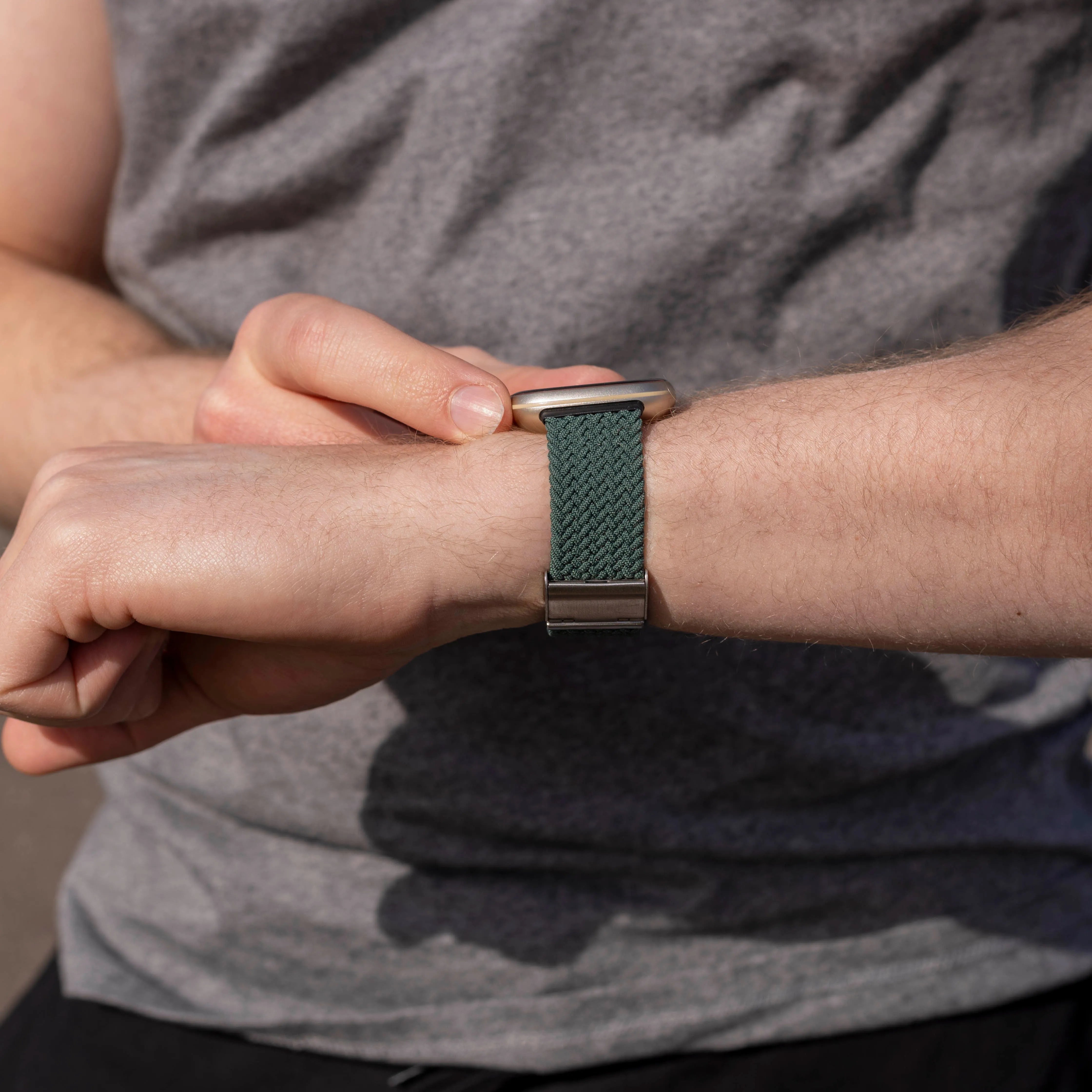 Bracelet tressé réglable Fitbit Versa 3 (vert foncé)