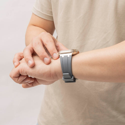 Bandz Bracelet silicone 'Luxe Liquid' Apple Watch Ultra (gris foncé avec argent)
