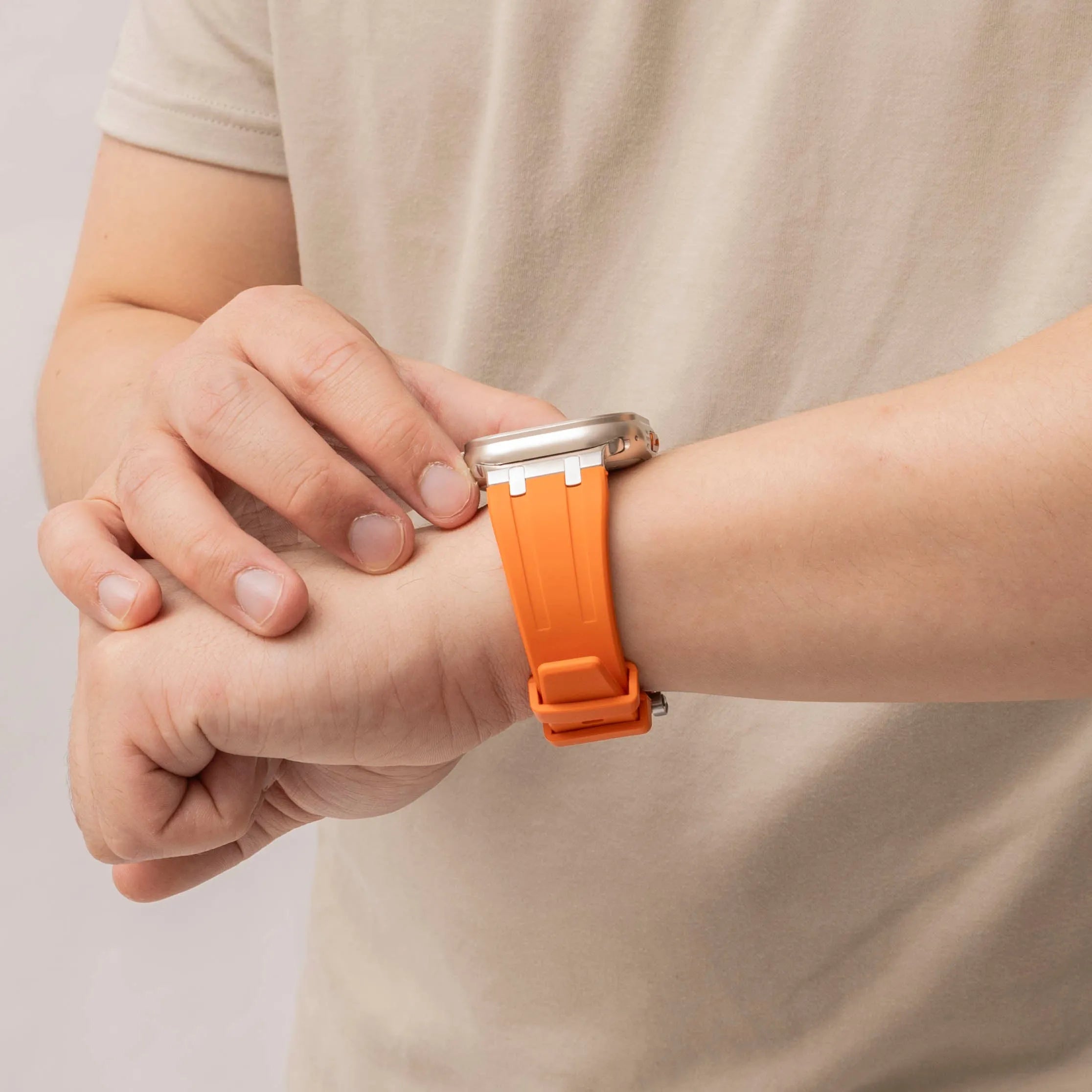 Bandz Bracelet silicone 'Luxe Liquid' Apple Watch (orange avec argent) 