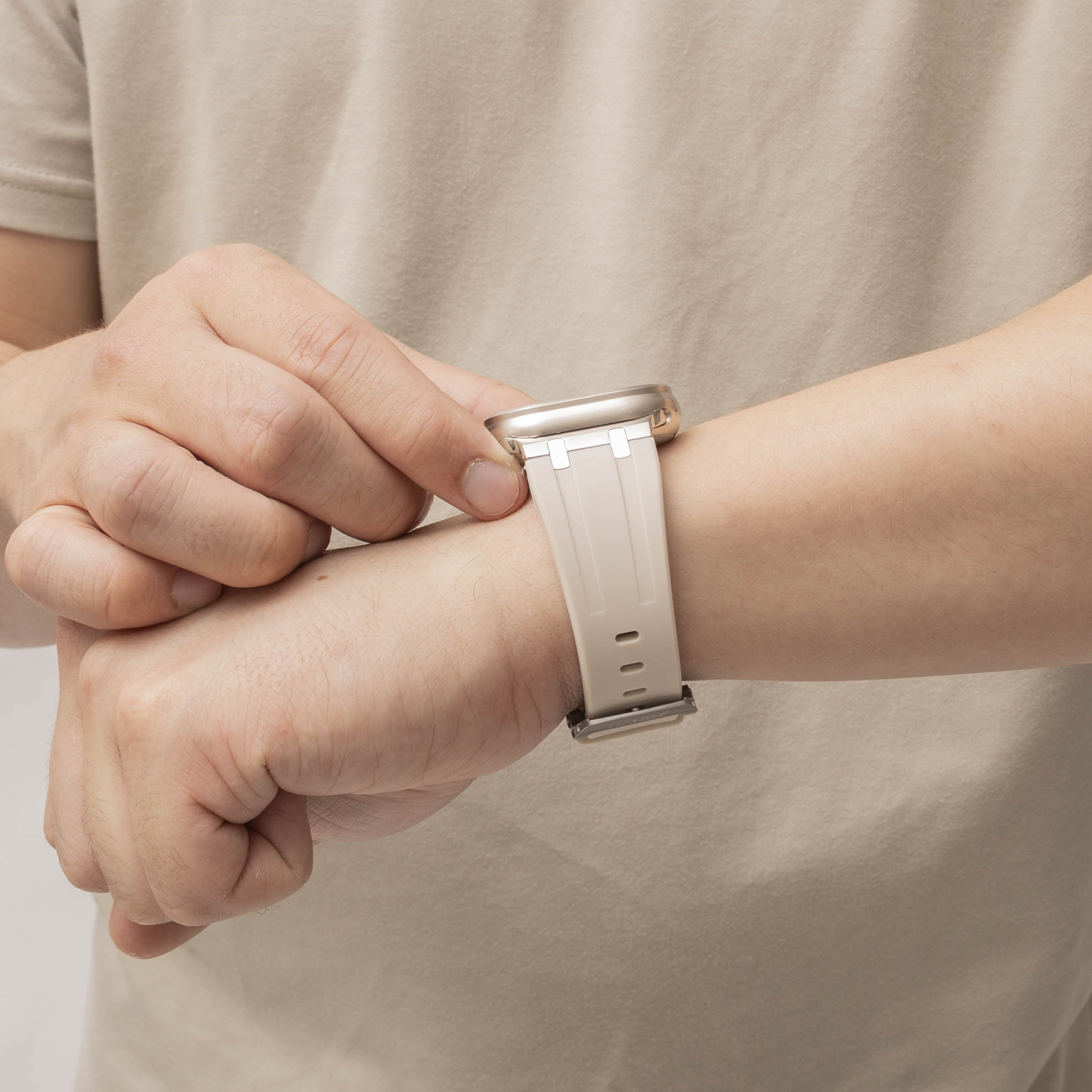 Bandz Bracelet silicone 'Luxe Liquid' Apple Watch Ultra (beige avec argent)