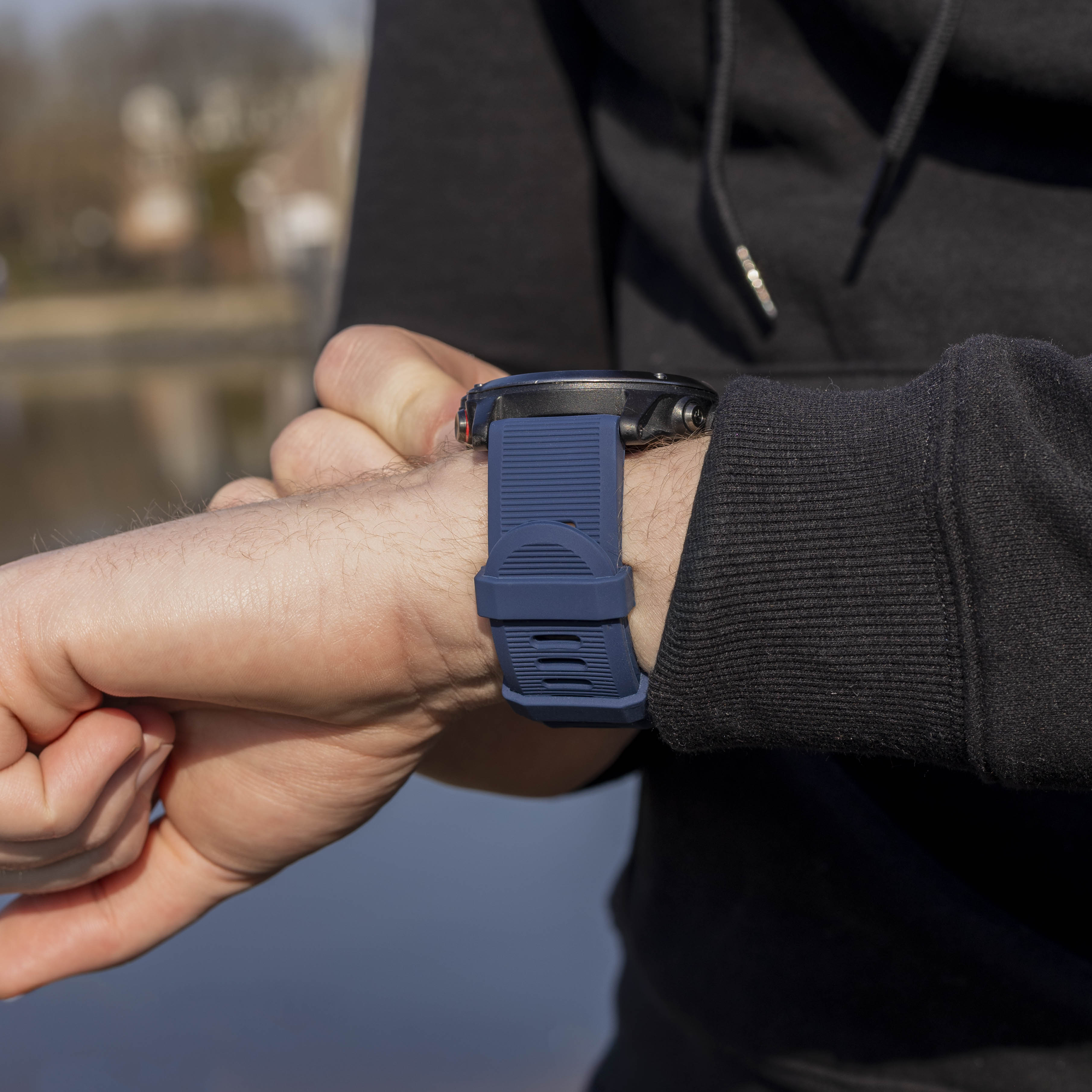 Bracelet silicone Garmin Fenix 8 - 51mm (bleu foncé)