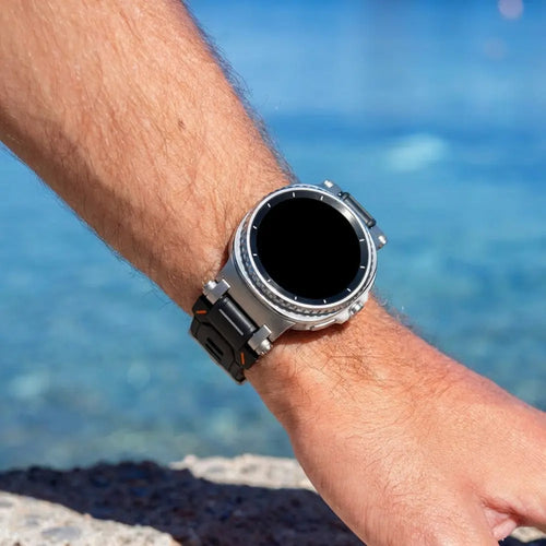 Samsung Galaxy Watch 8 Classic 'Explorer' silicone band (zwart met titanium)