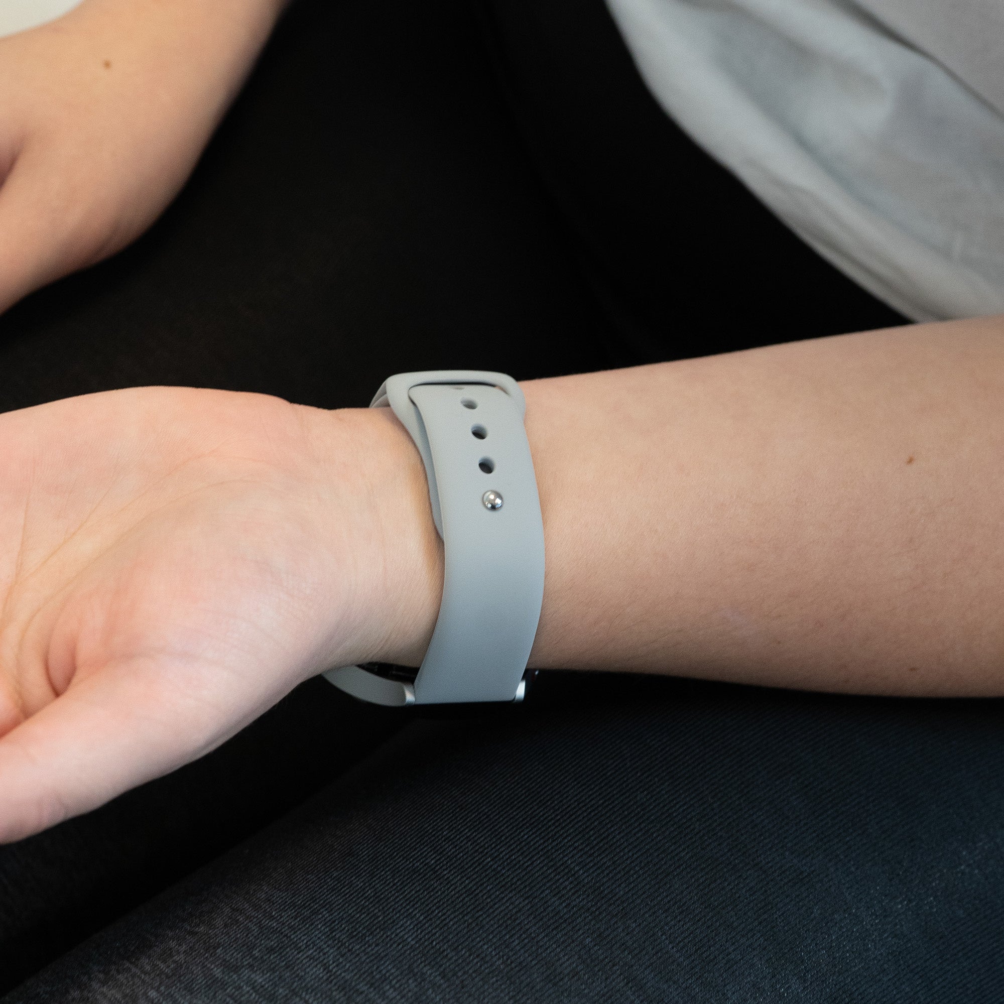 Silicone Sport Strap 'Deluxe', grey, lifestyle photo
