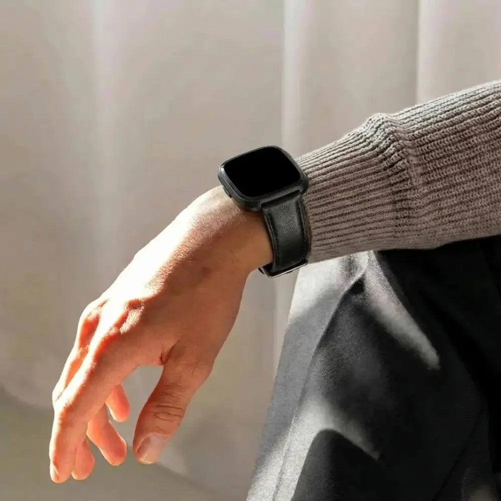 Fitbit Versa (2) modern leren band (zwart)