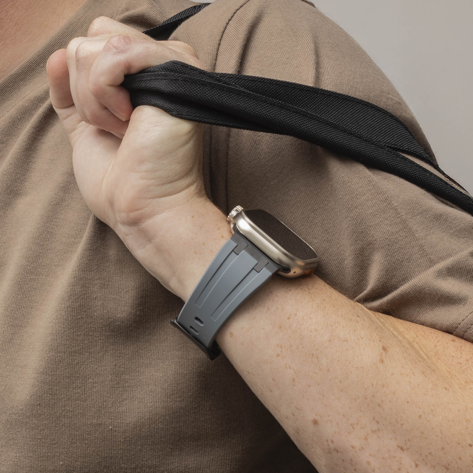 Bandz Bracelet silicone 'Luxe Liquid' Apple Watch Ultra (gris/noir)