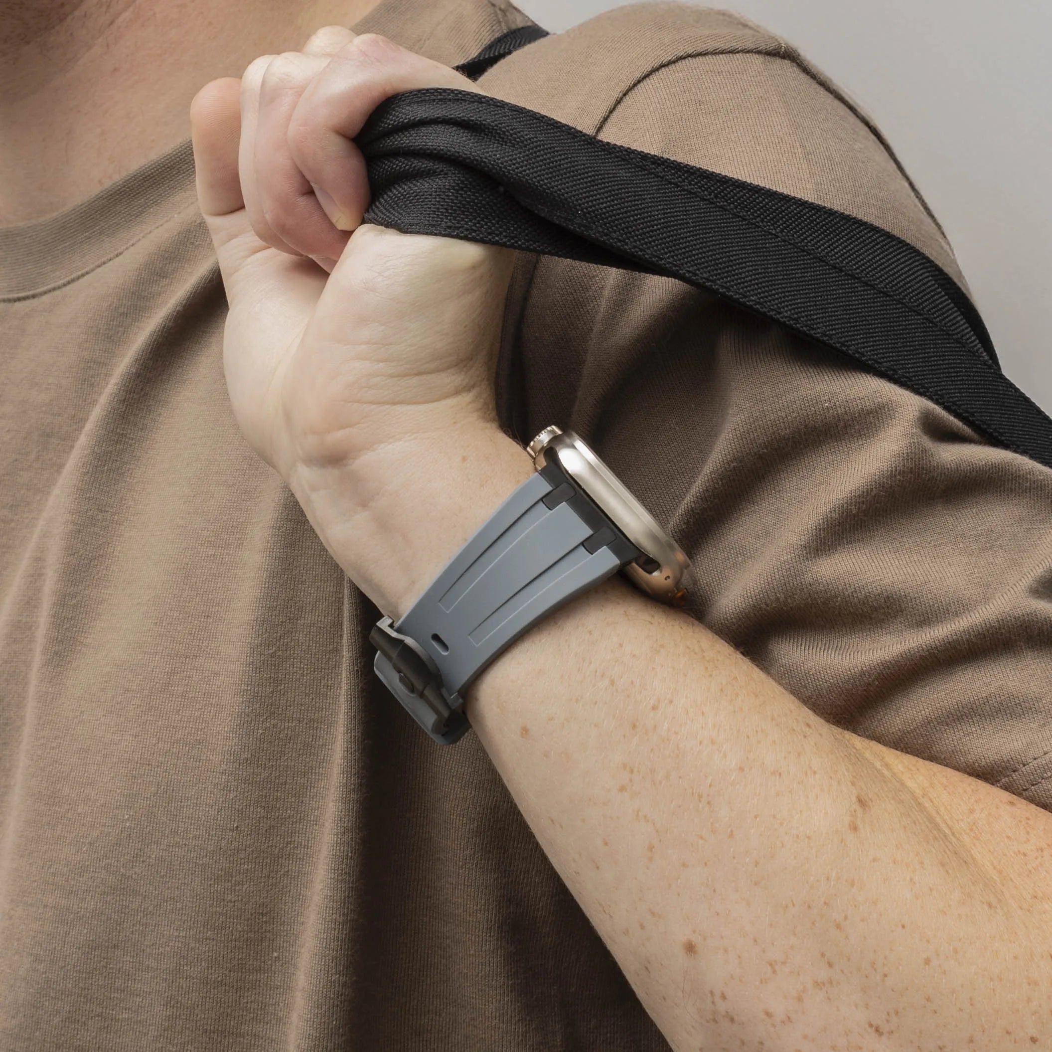 Bracelet silicone de luxe liquide Apple Watch (gris foncé avec noir)