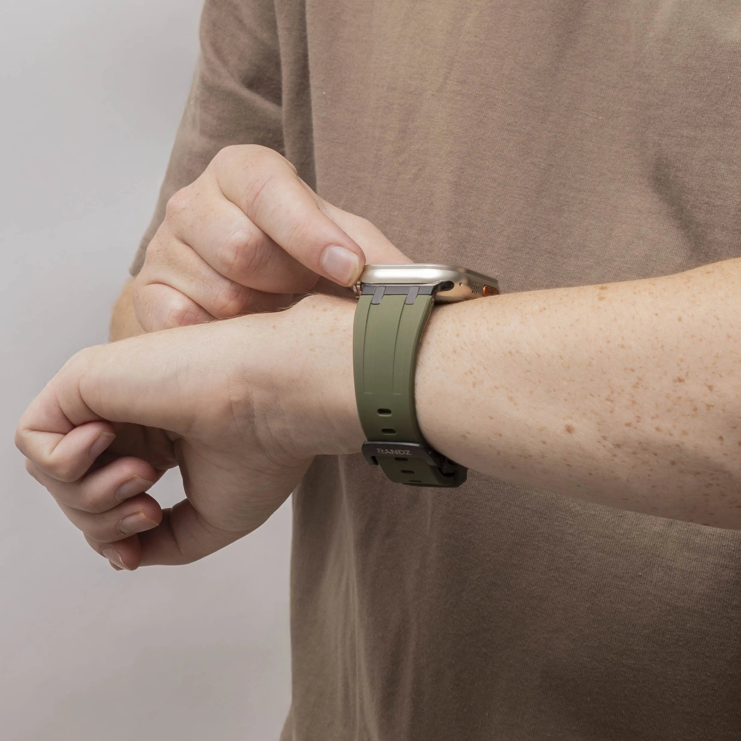 Bandz Bracelet silicone 'Luxe Liquid' Apple Watch (vert/noir)