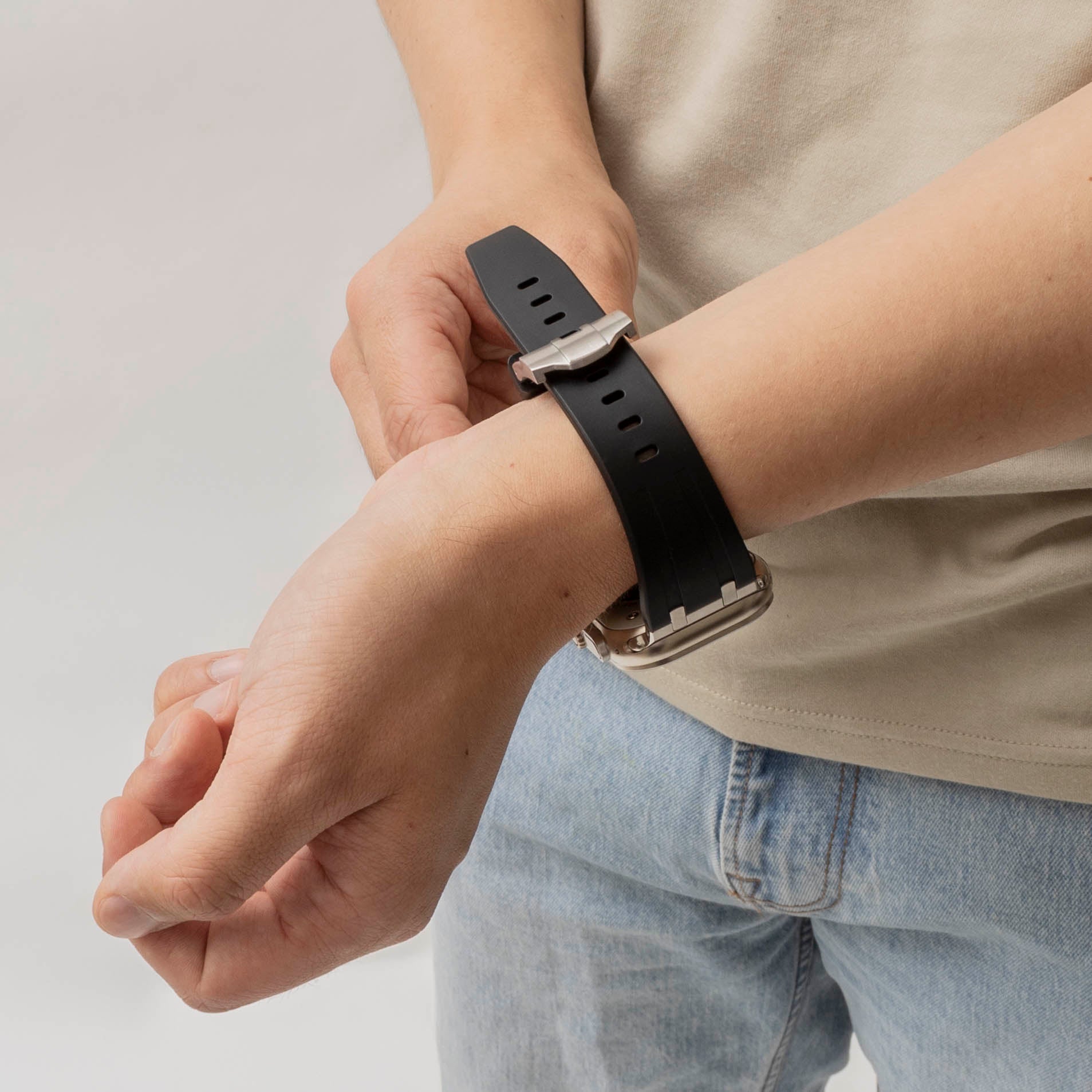 Bracelet silicone 'Luxury Liquid' Apple Watch Ultra (noir/argent)