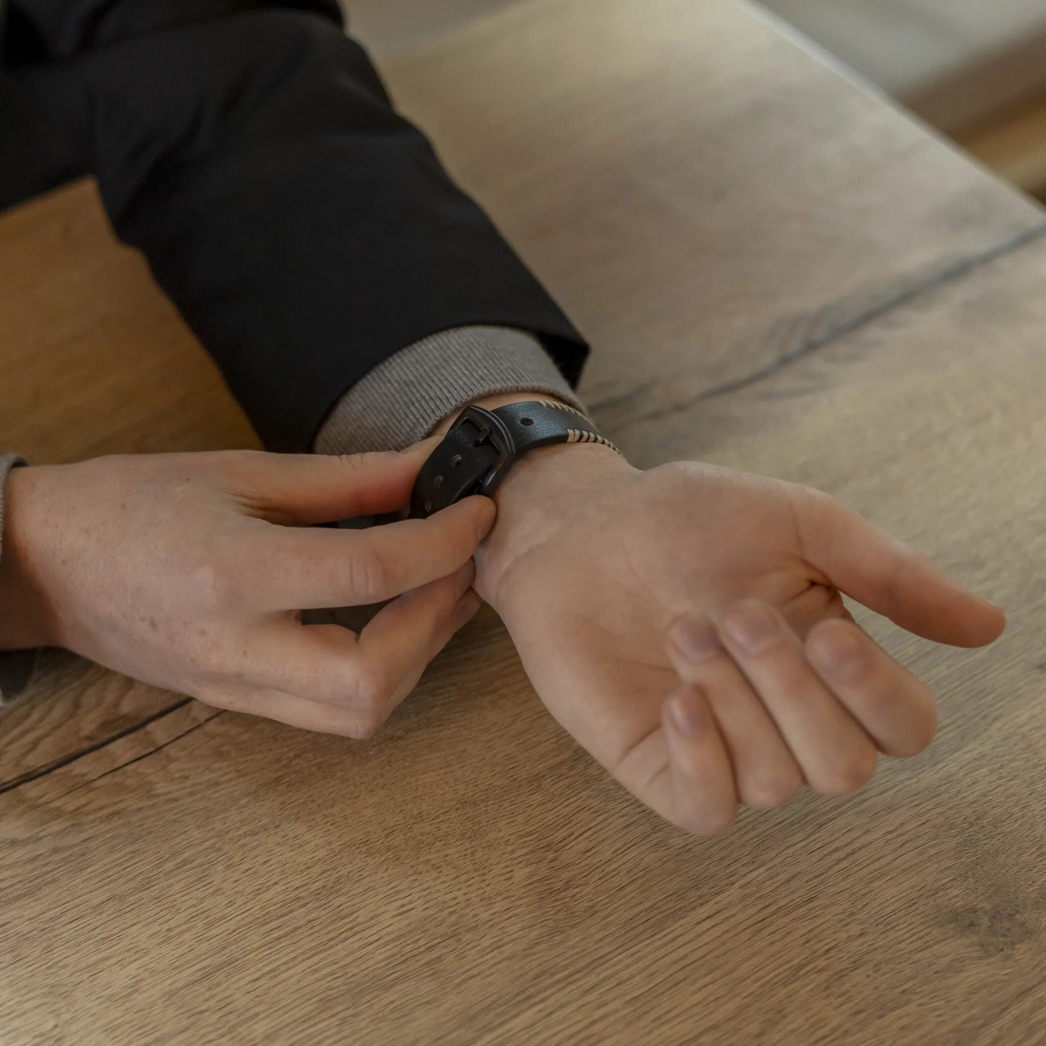 Bracelet cuir cousu Suunto Vertical 2 (noir)