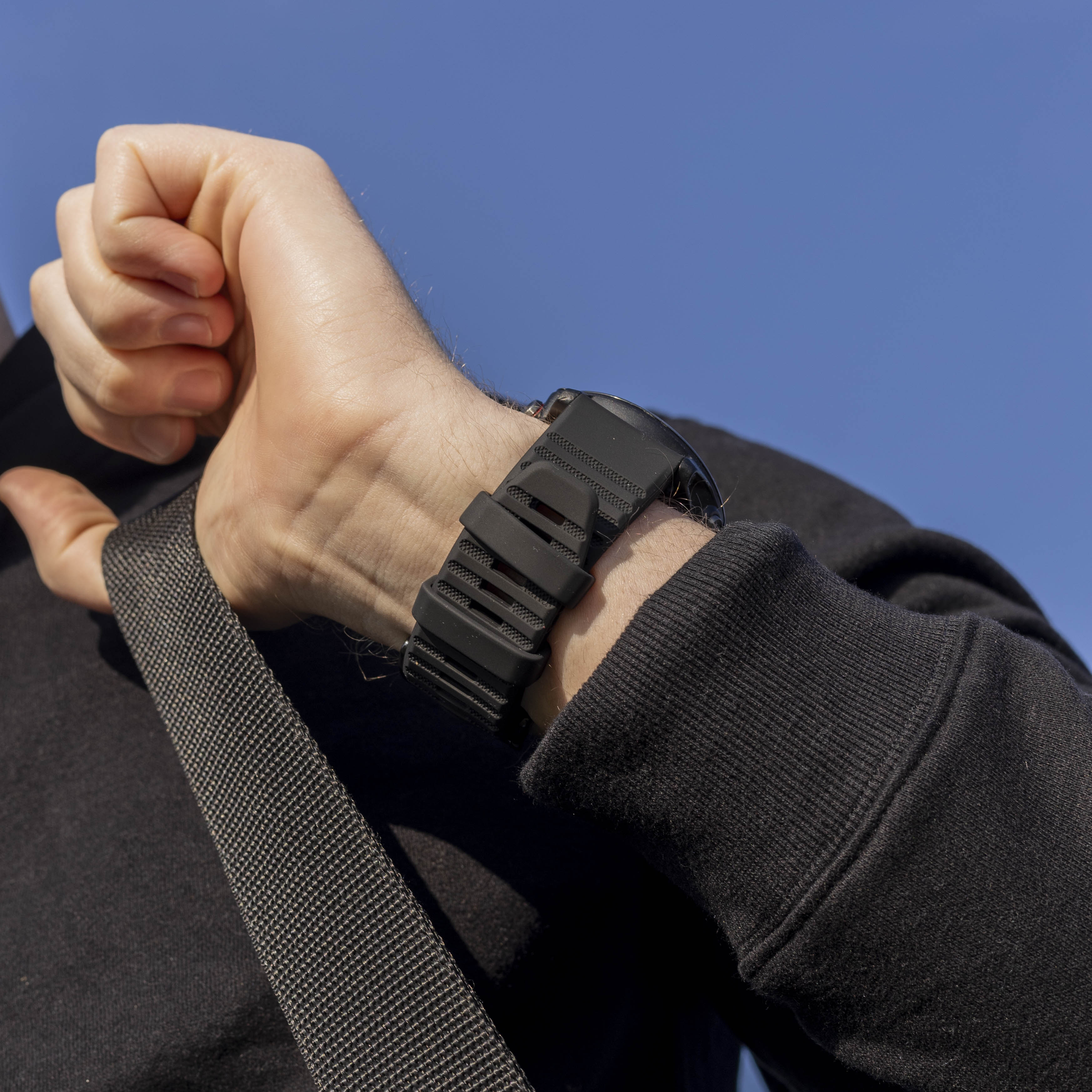 Bandz Bracelet en silicone avec boucle Garmin Quatix 3 / 6x / 7x Solar (noir)